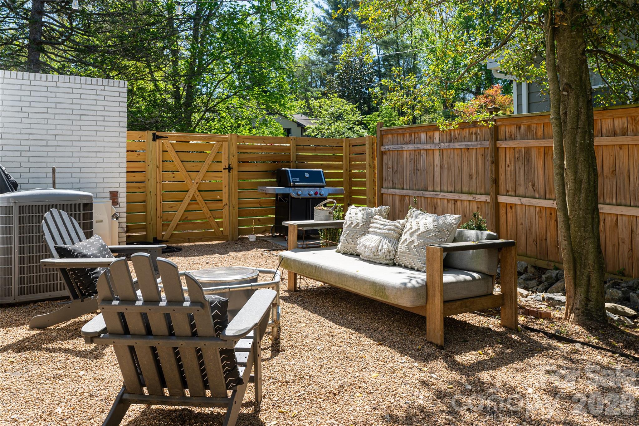 15 Red Oak Road — Asheville