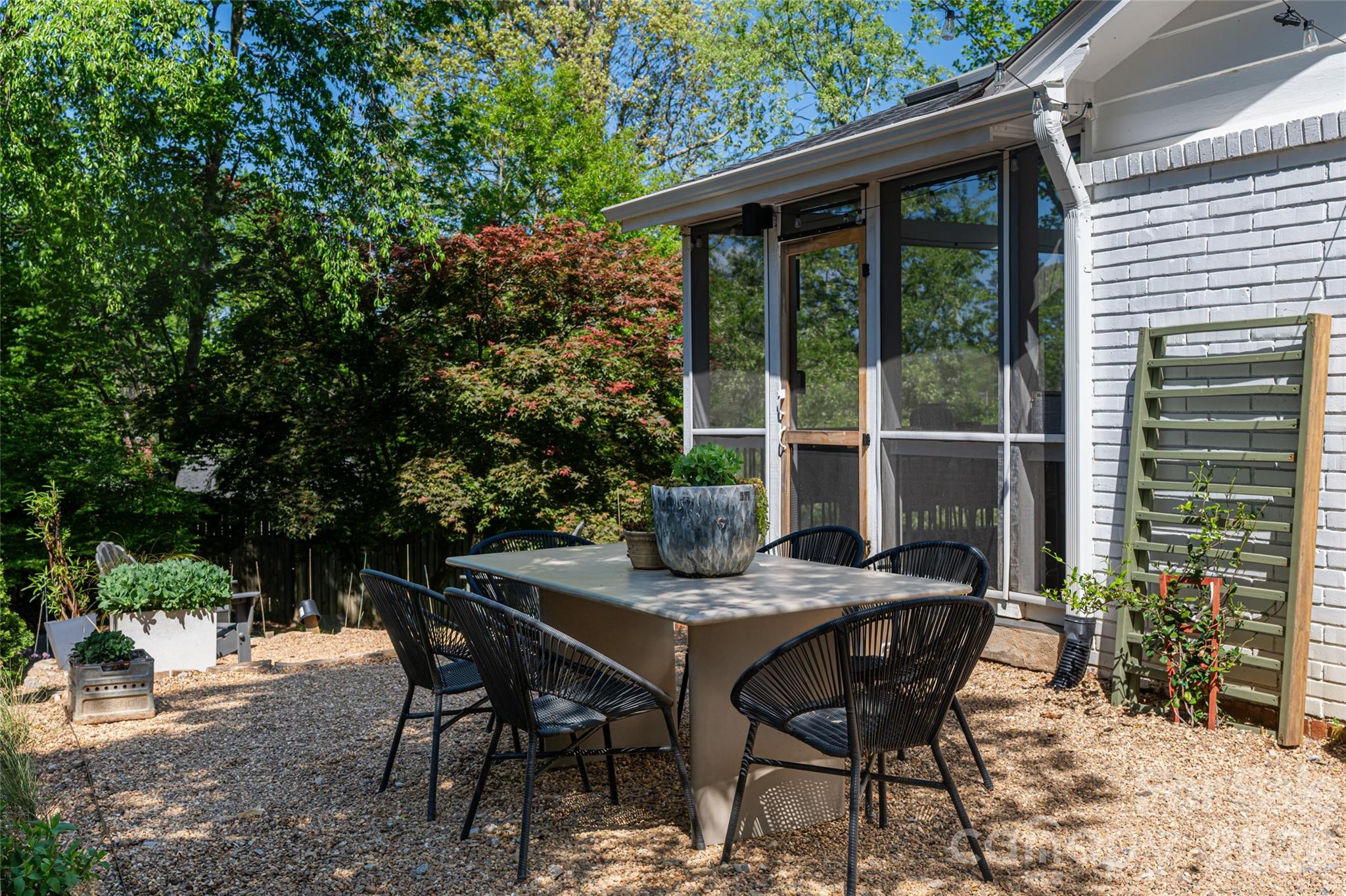 15 Red Oak Road — Asheville
