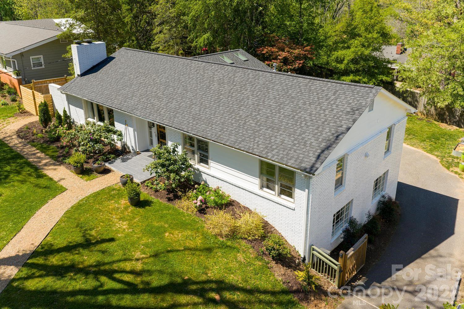15 Red Oak Road — Asheville