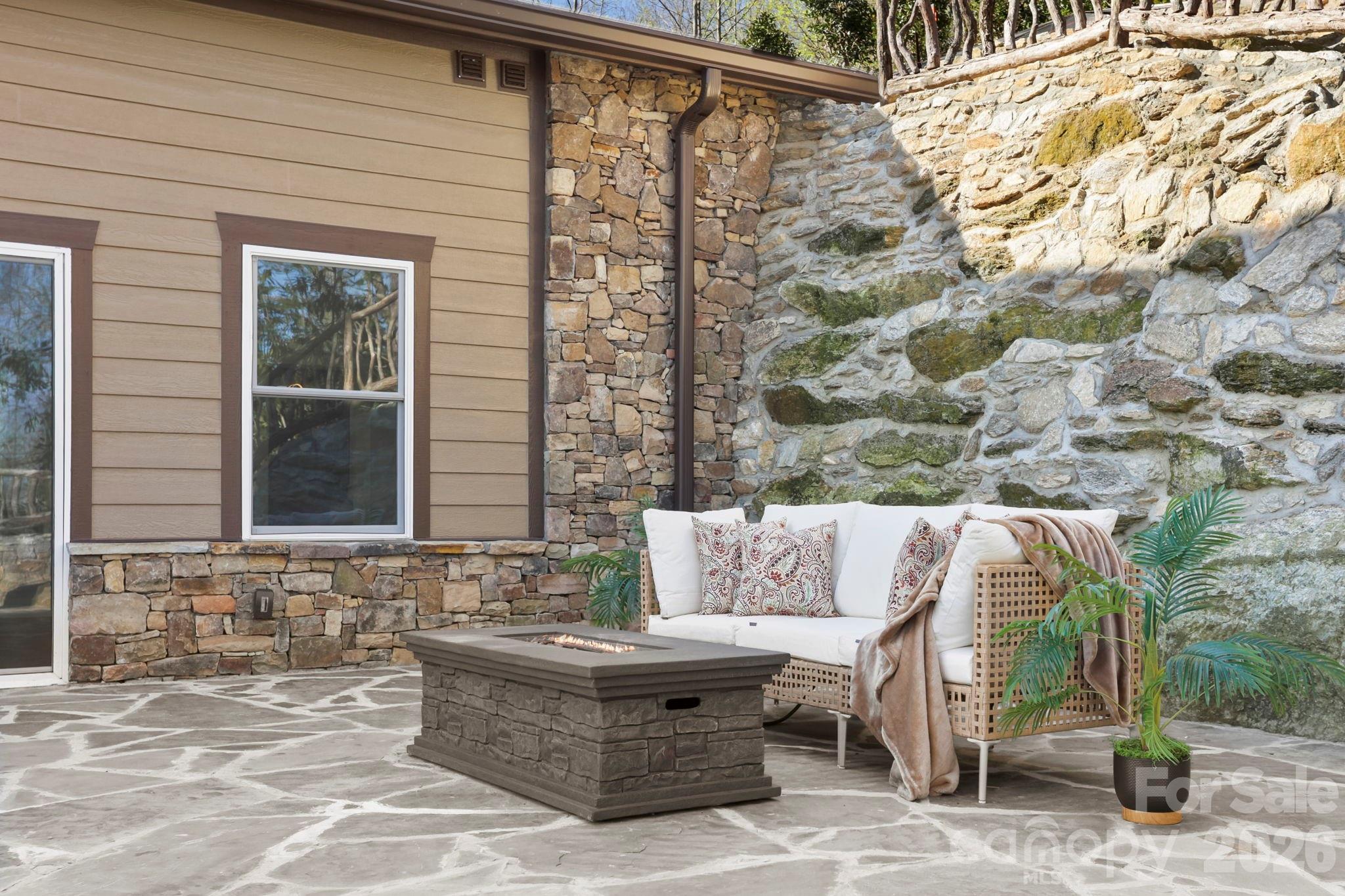 162 Preserve Court — Hendersonville