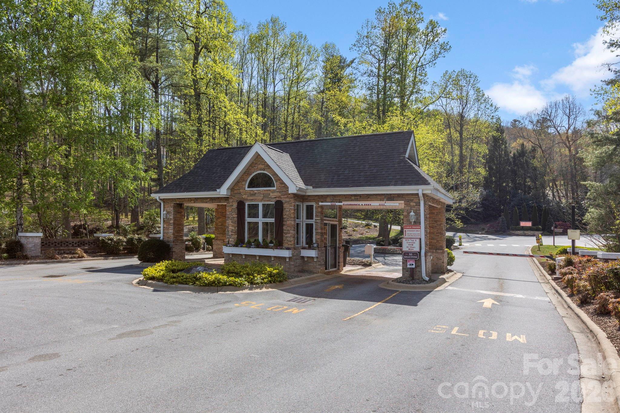 162 Preserve Court — Hendersonville