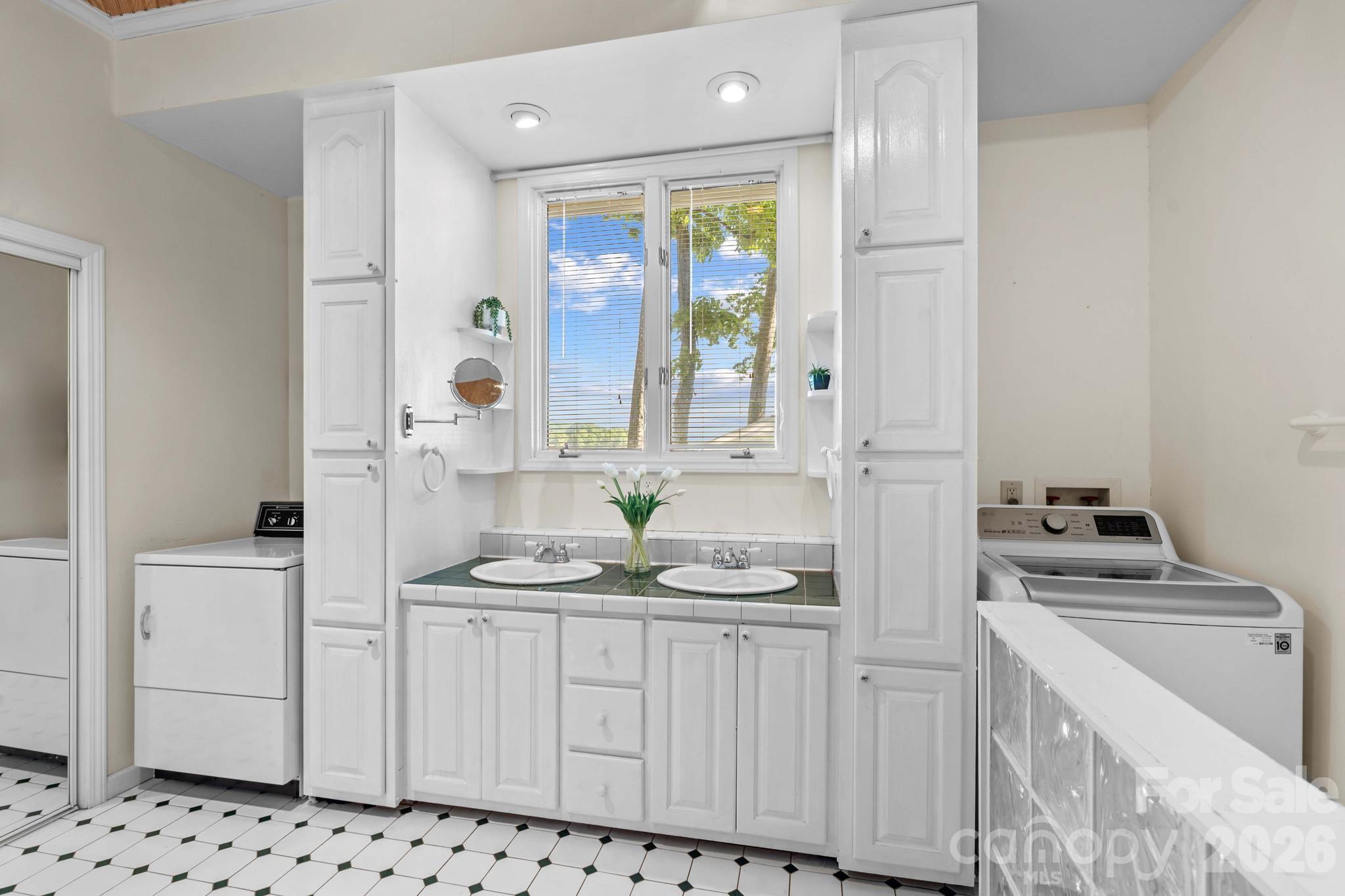 395 Rendleman Drive — Salisbury