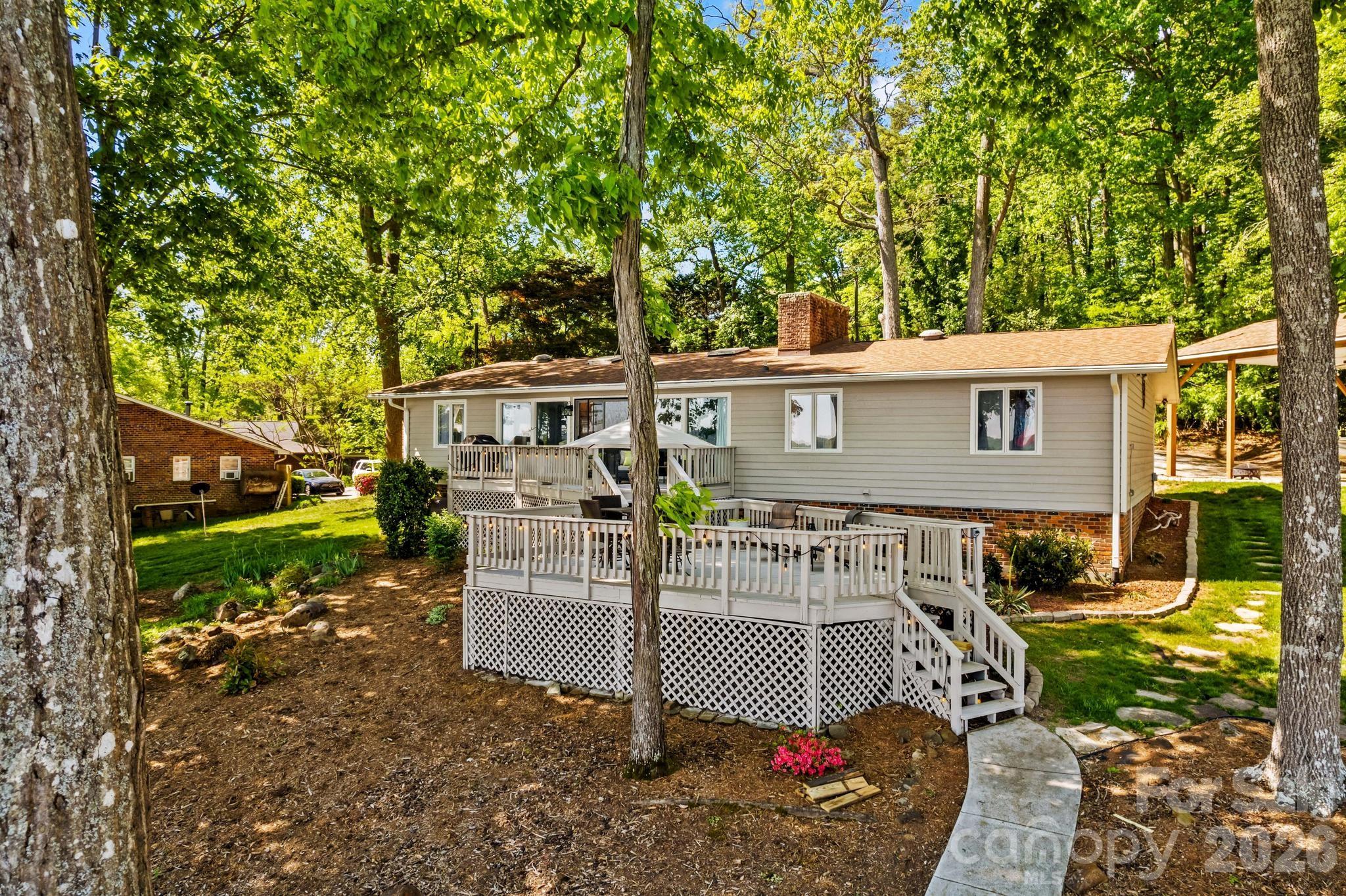395 Rendleman Drive — Salisbury