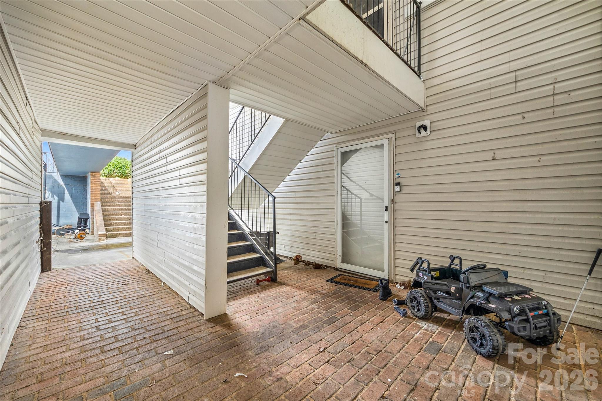 9119 Spyglass Place #9119D — Charlotte