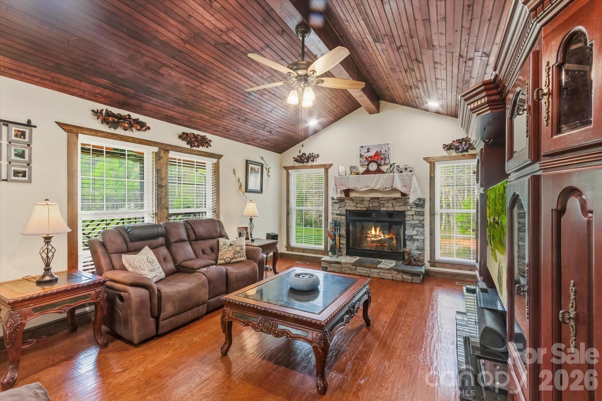 810 Mount Hebron Road — Old Fort