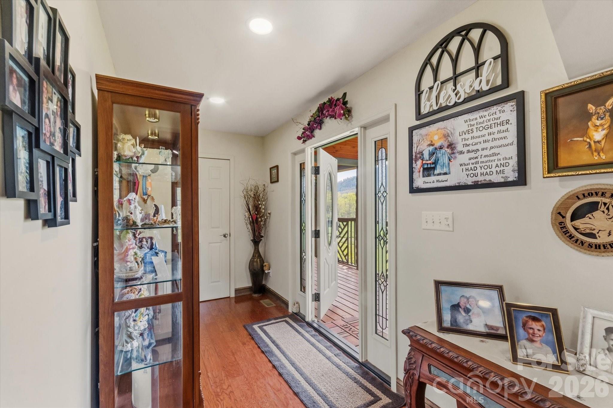 810 Mount Hebron Road — Old Fort