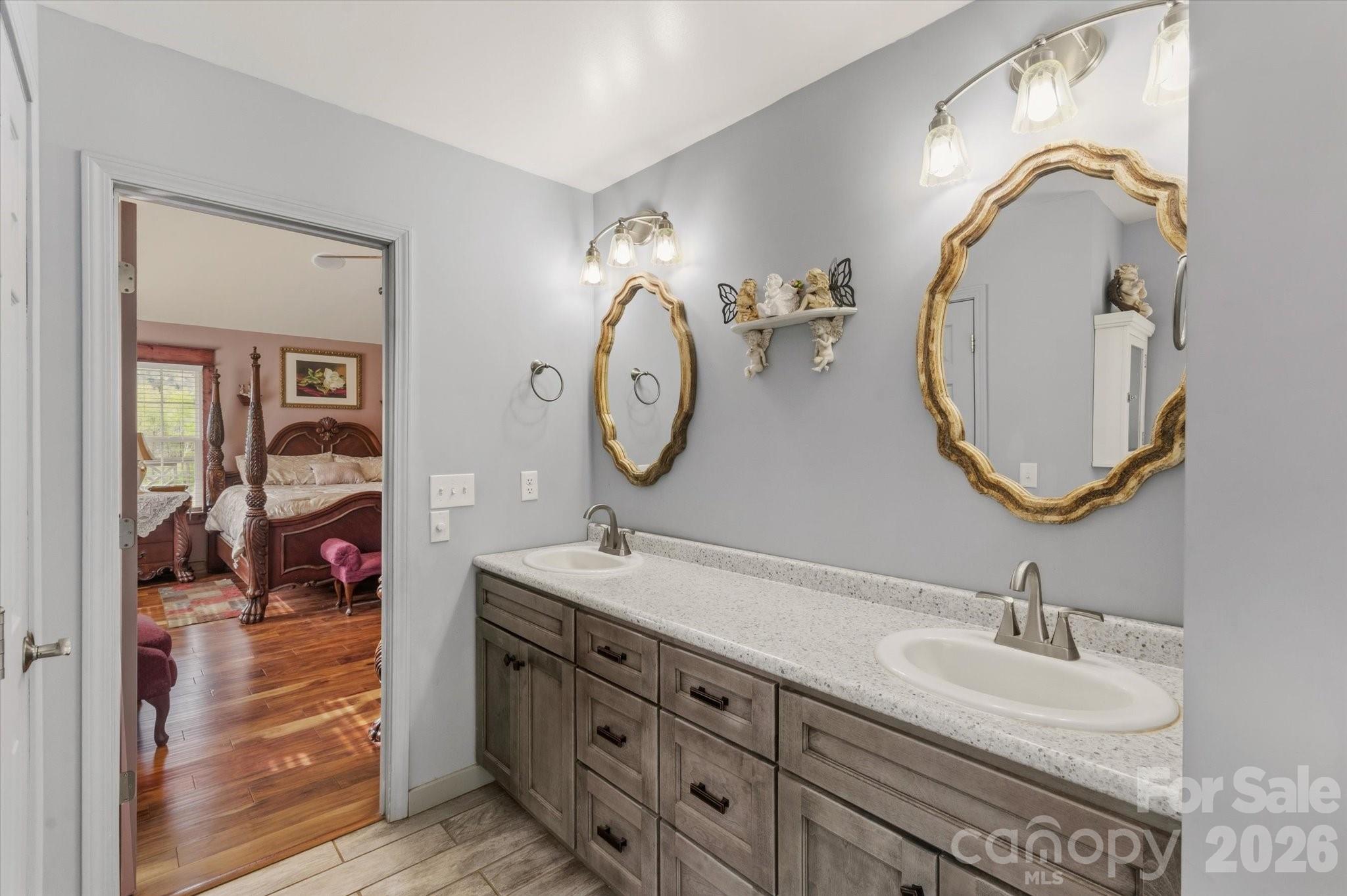 810 Mount Hebron Road — Old Fort