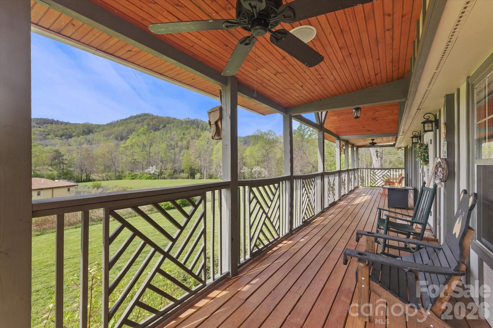 810 Mount Hebron Road — Old Fort