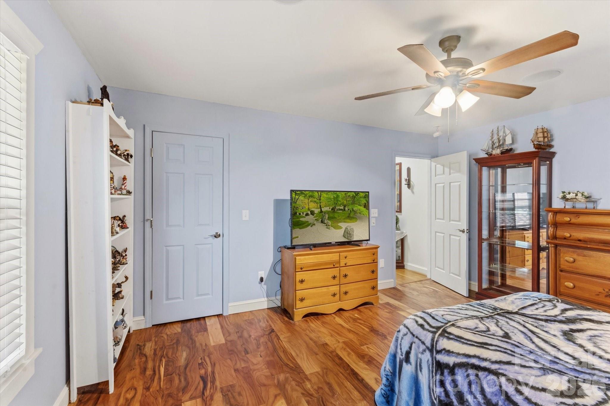 810 Mount Hebron Road — Old Fort