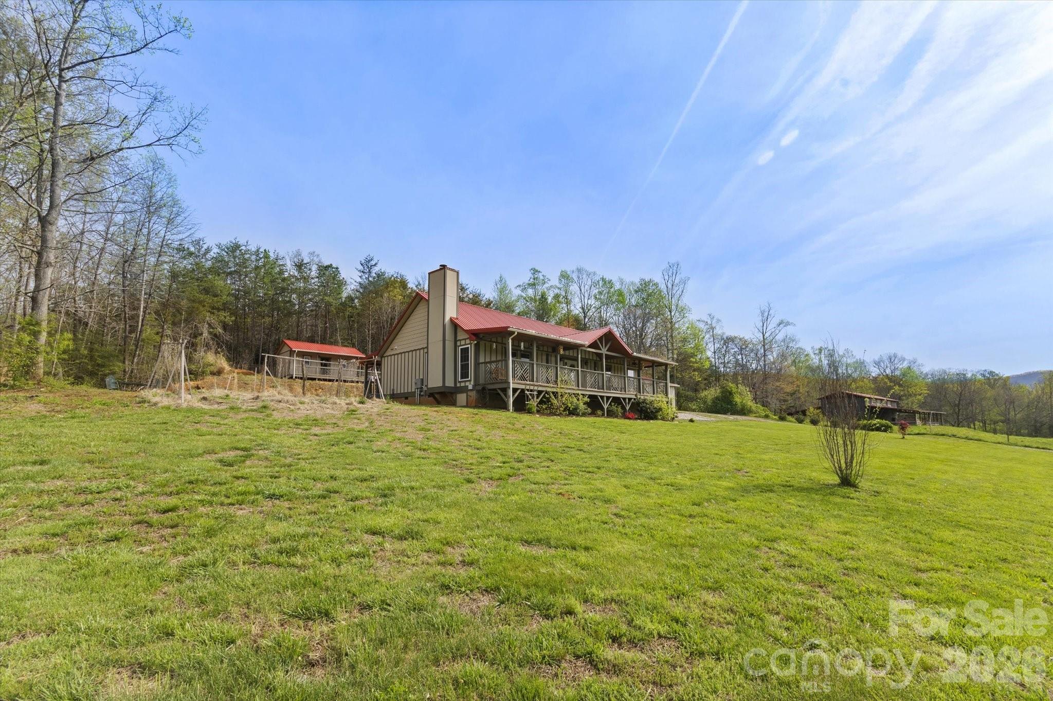 810 Mount Hebron Road — Old Fort