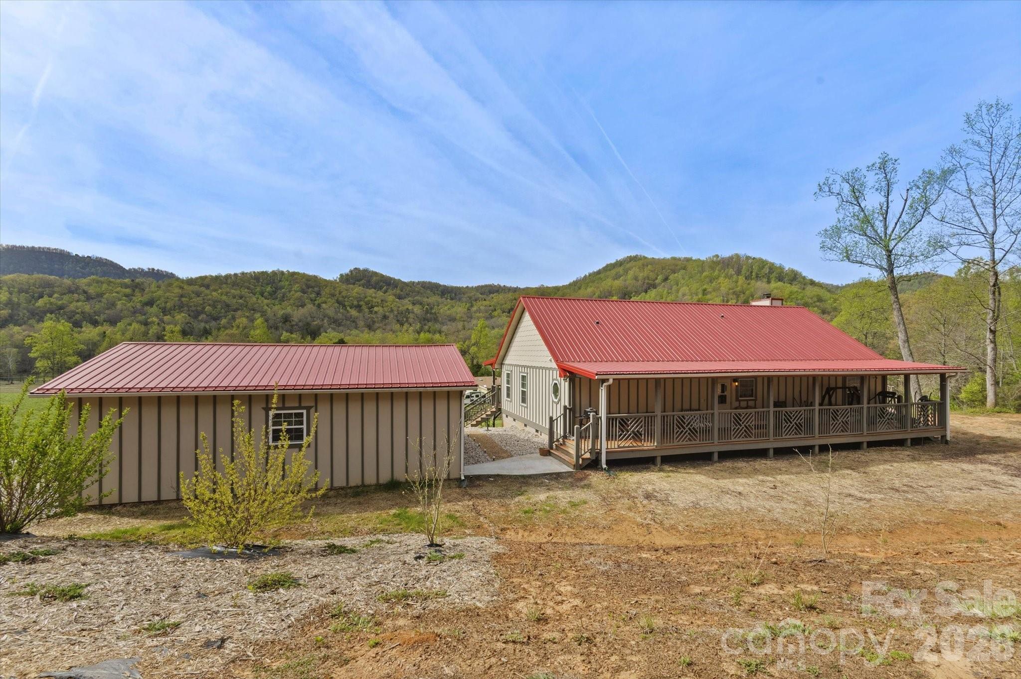 810 Mount Hebron Road — Old Fort