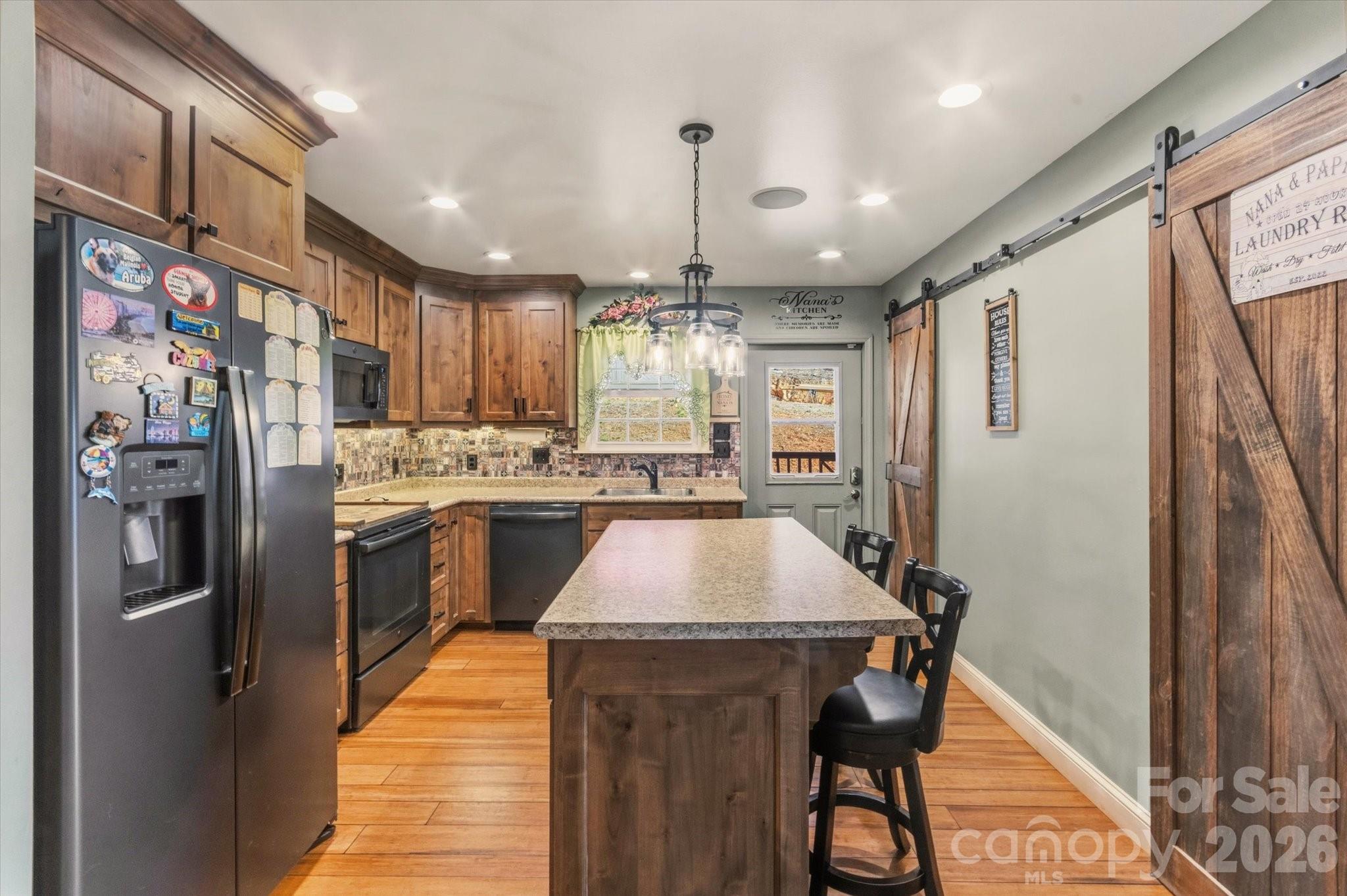 810 Mount Hebron Road — Old Fort