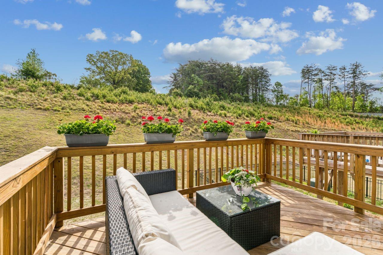 2050 Dornoch Road — Tega Cay