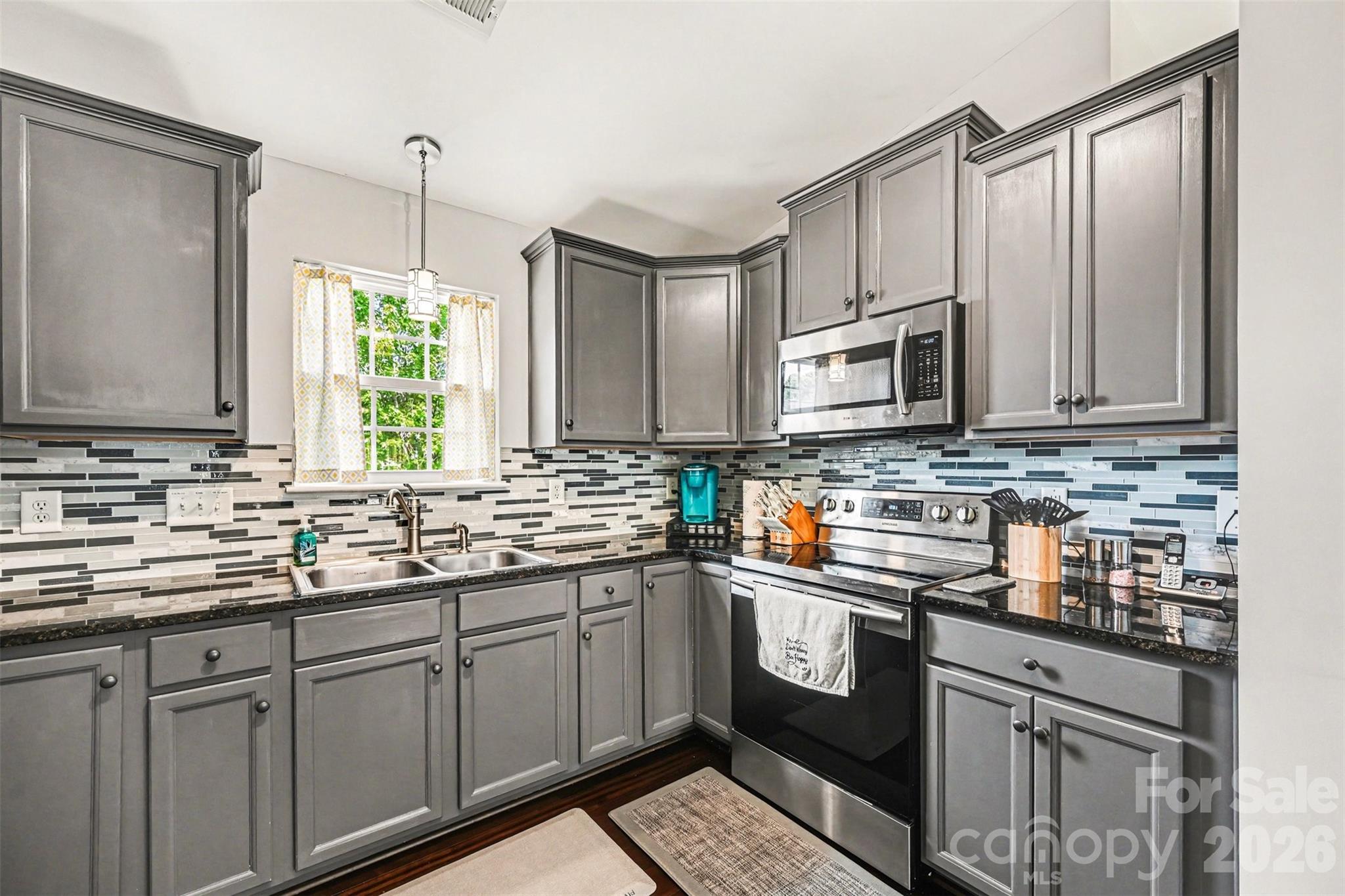 391 Lone Tree Lane — Clover