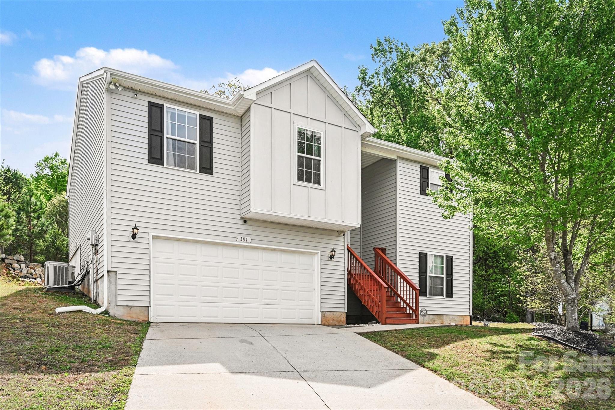 391 Lone Tree Lane — Clover