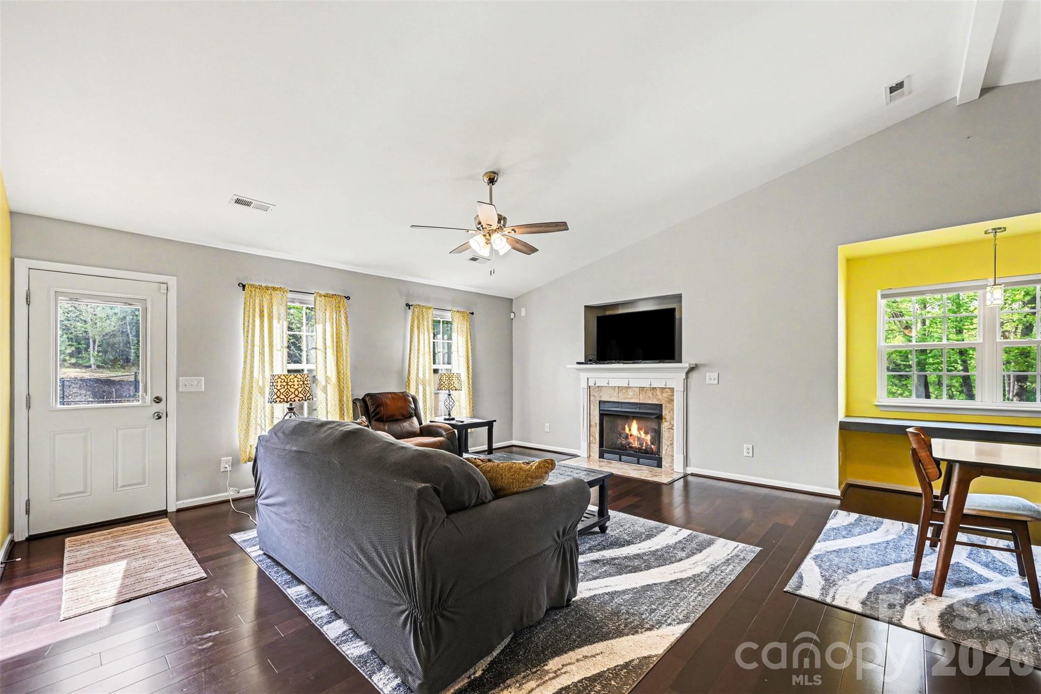 391 Lone Tree Lane — Clover