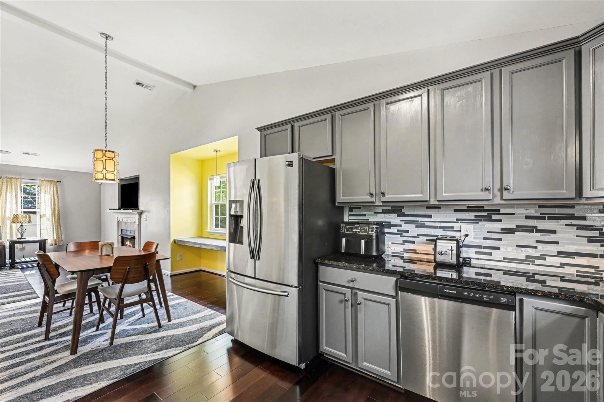 391 Lone Tree Lane — Clover