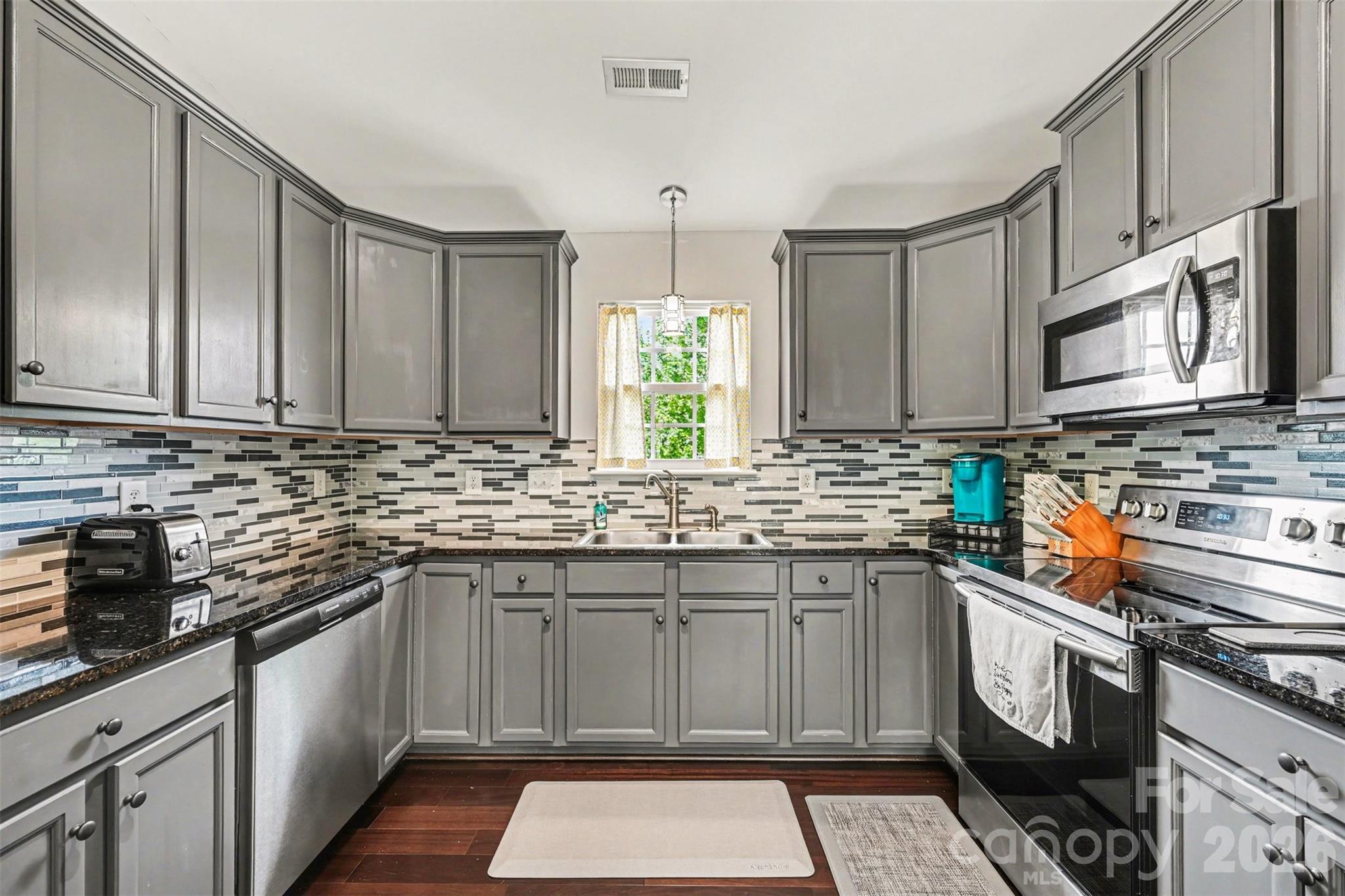 391 Lone Tree Lane — Clover