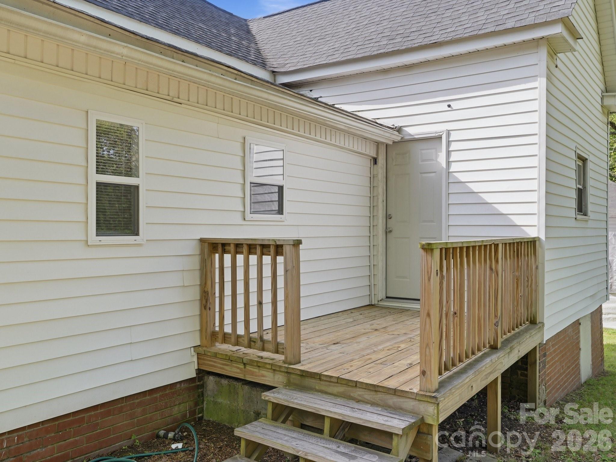 158 NW Academy Street — Concord