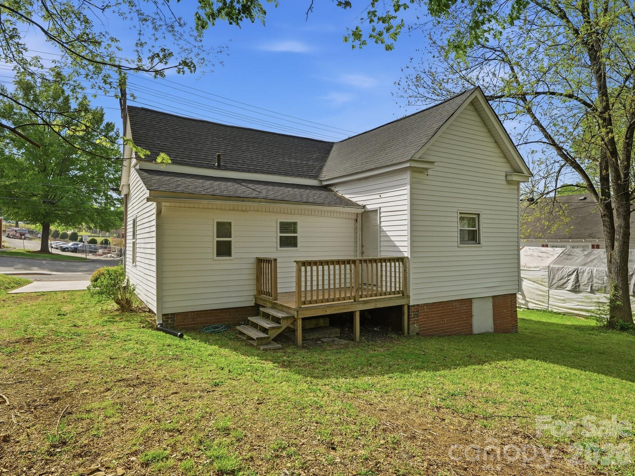158 NW Academy Street — Concord