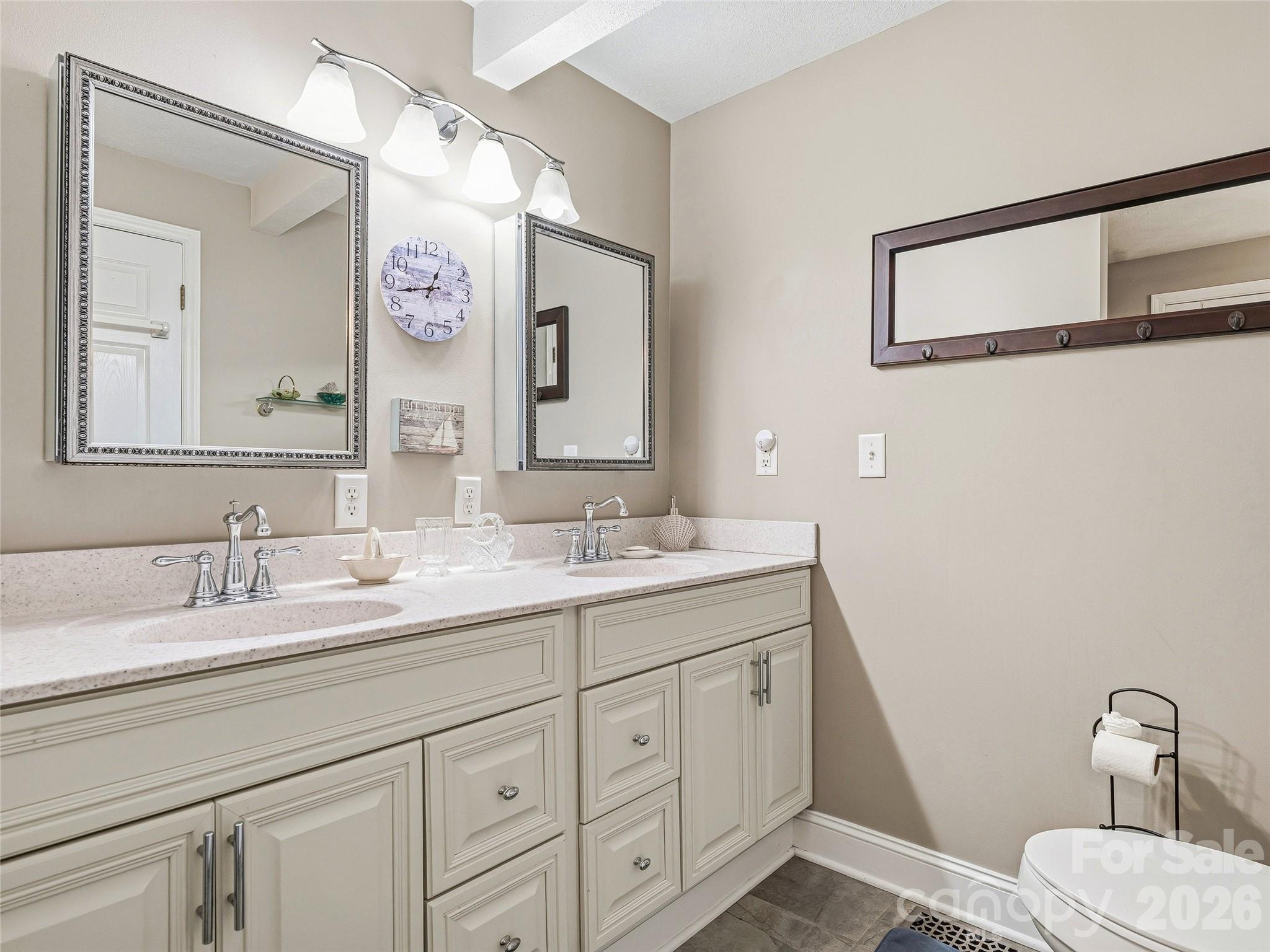 102 Havnaers Point — Lake Lure