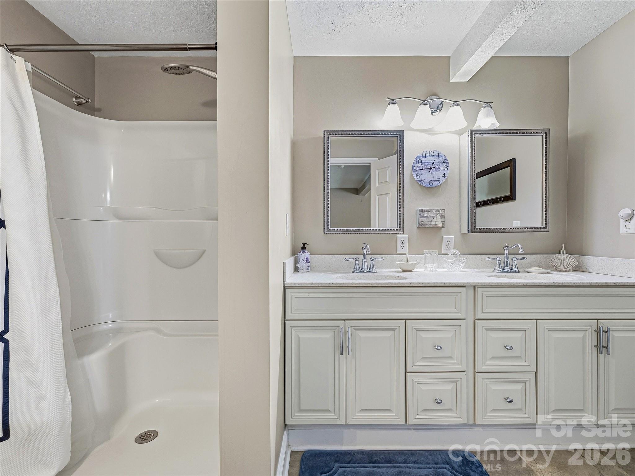 102 Havnaers Point — Lake Lure