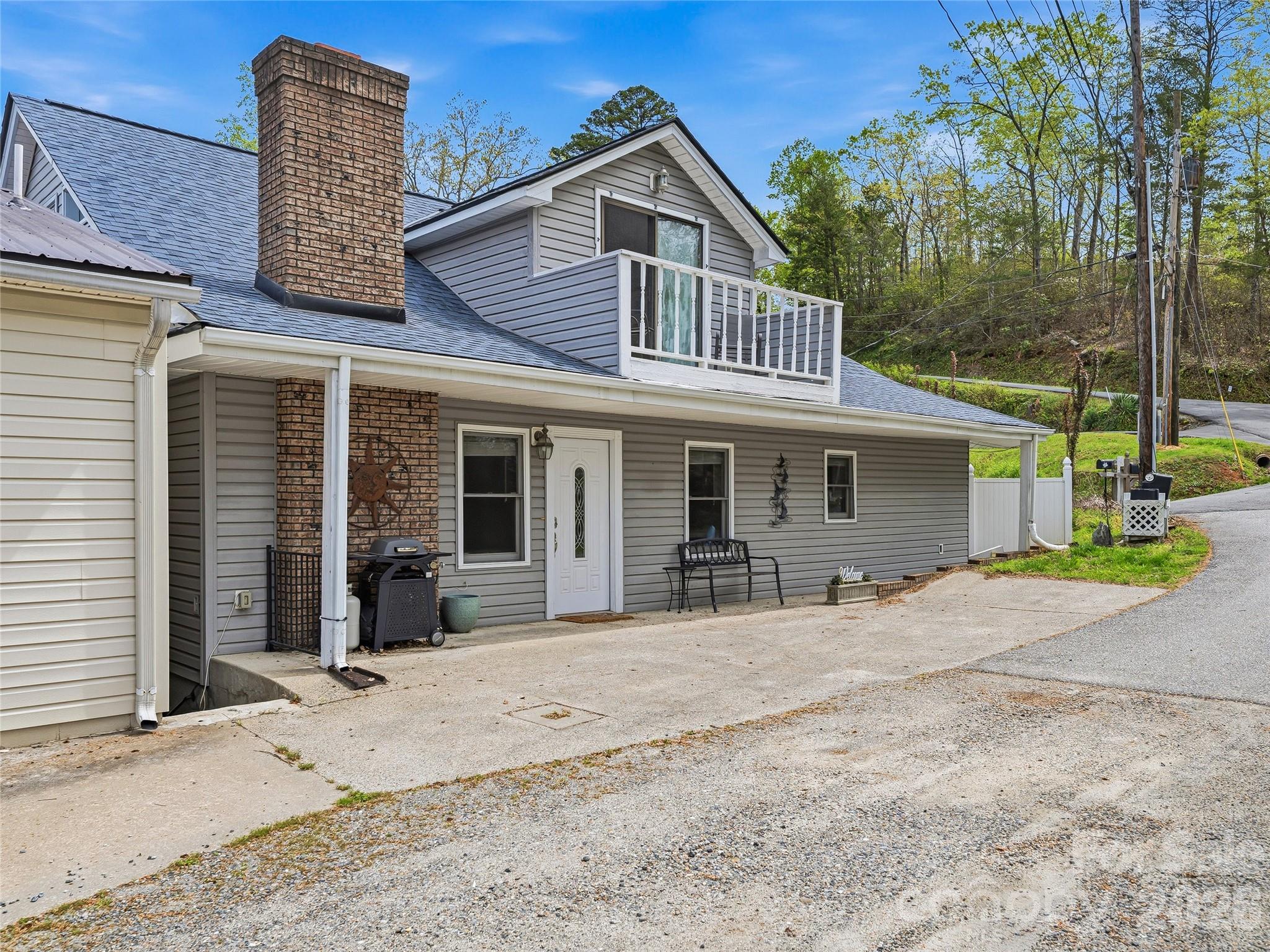 102 Havnaers Point — Lake Lure