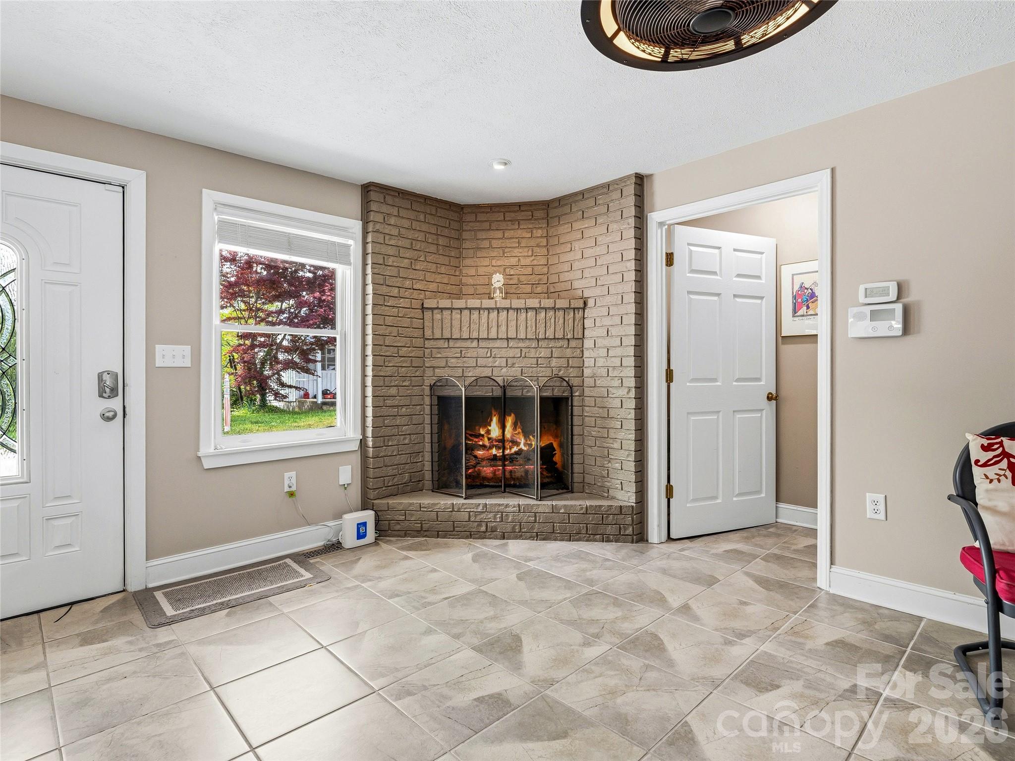102 Havnaers Point — Lake Lure