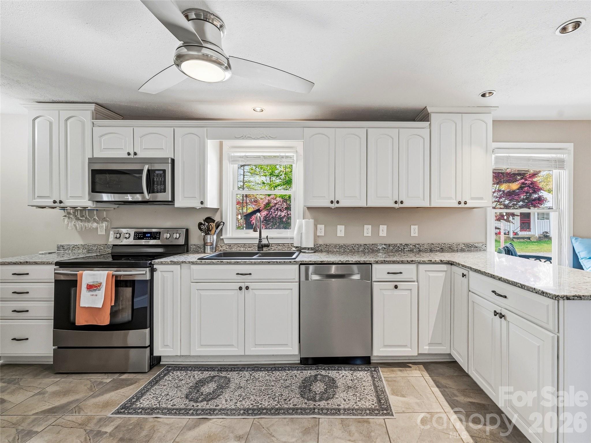 102 Havnaers Point — Lake Lure