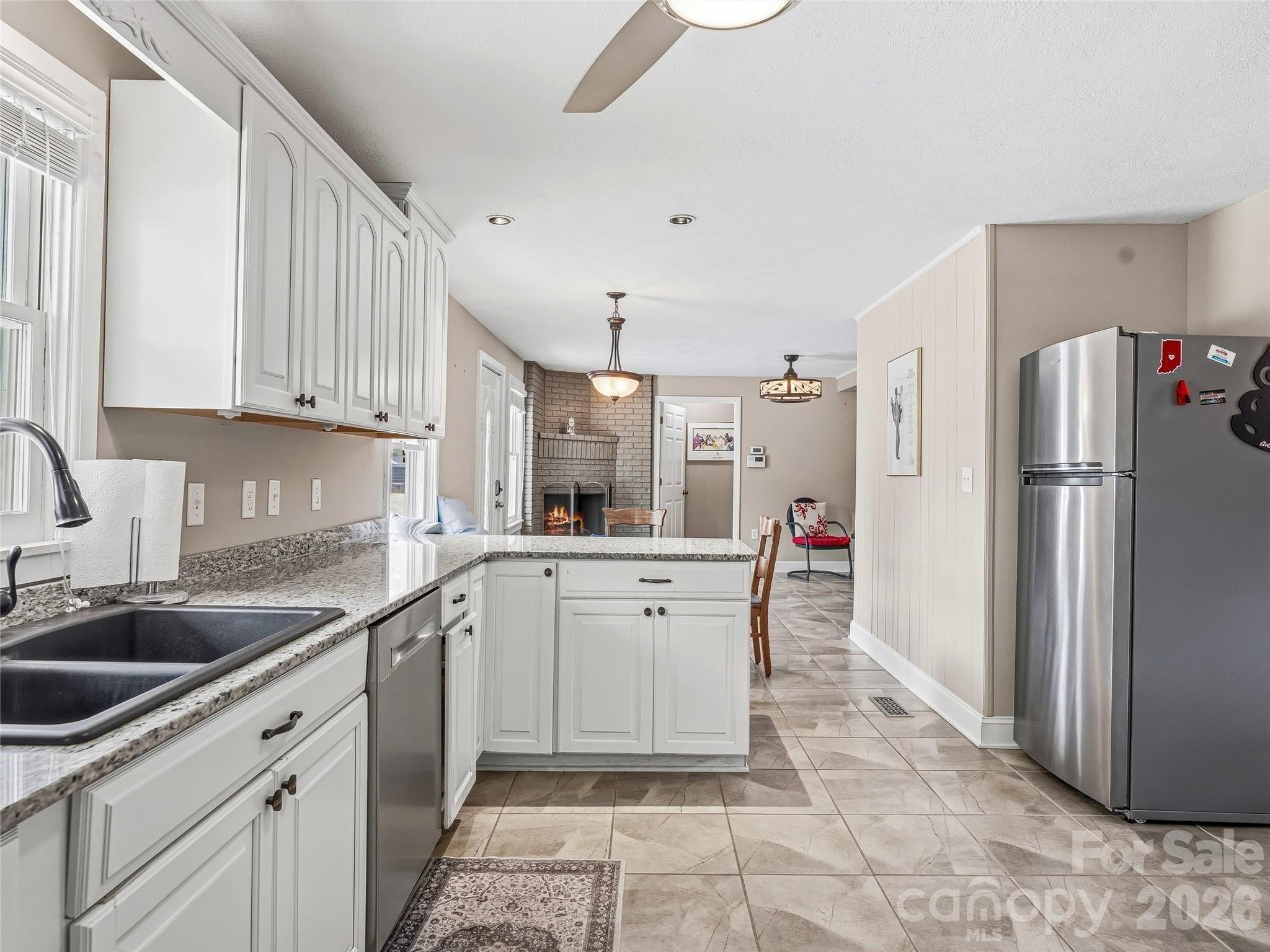 102 Havnaers Point — Lake Lure