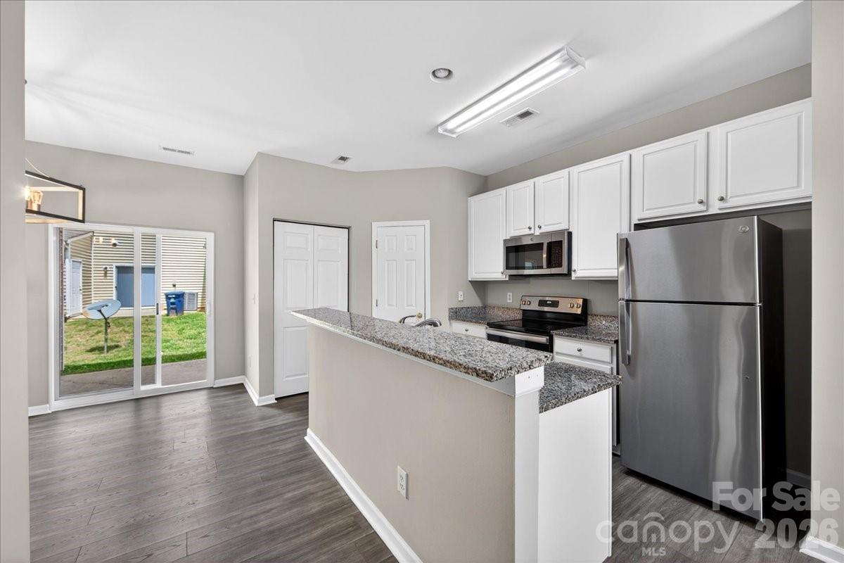 8619 Wandering Creek Way — Charlotte
