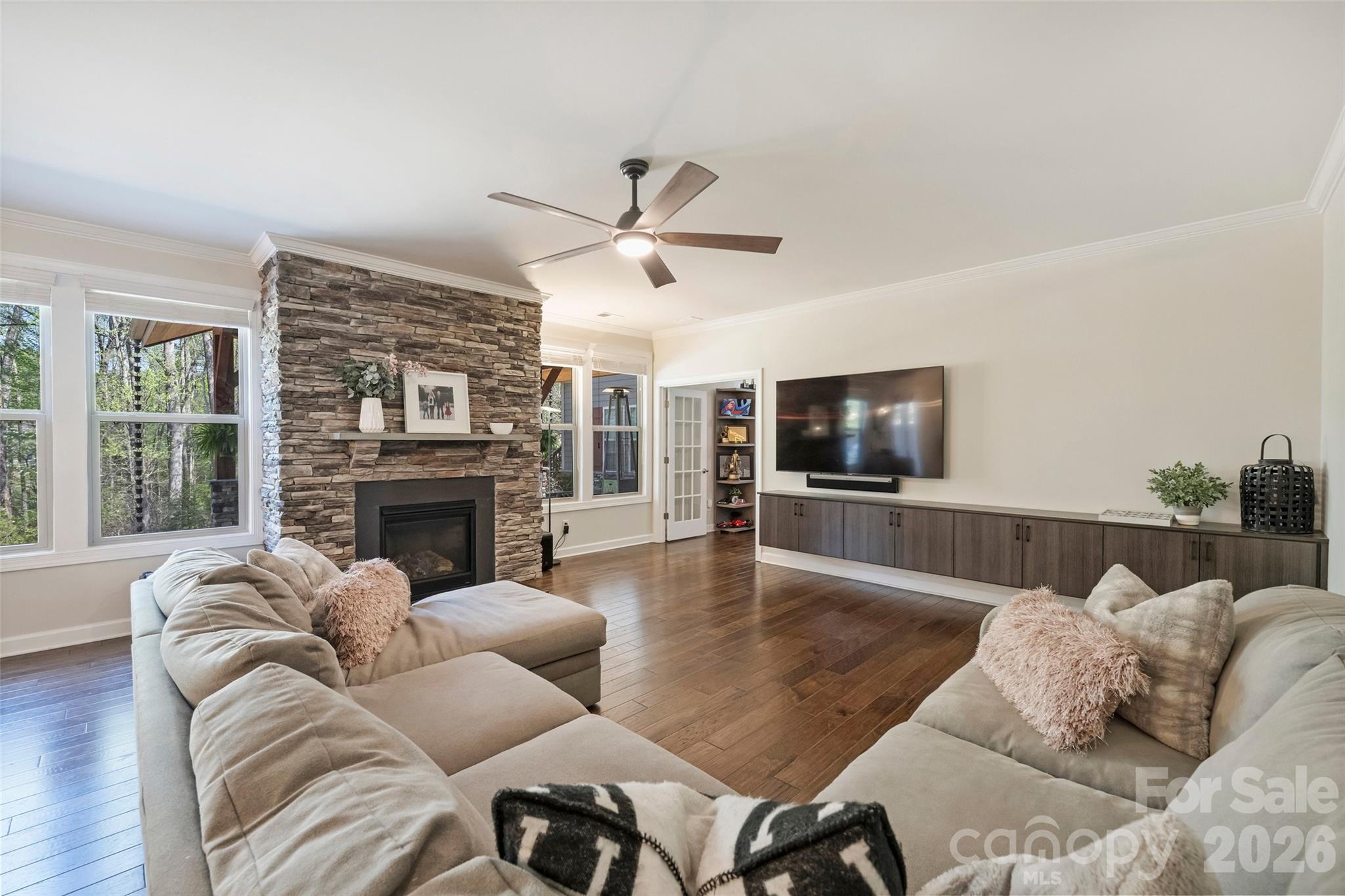 294 S San Agustin Drive — Mooresville