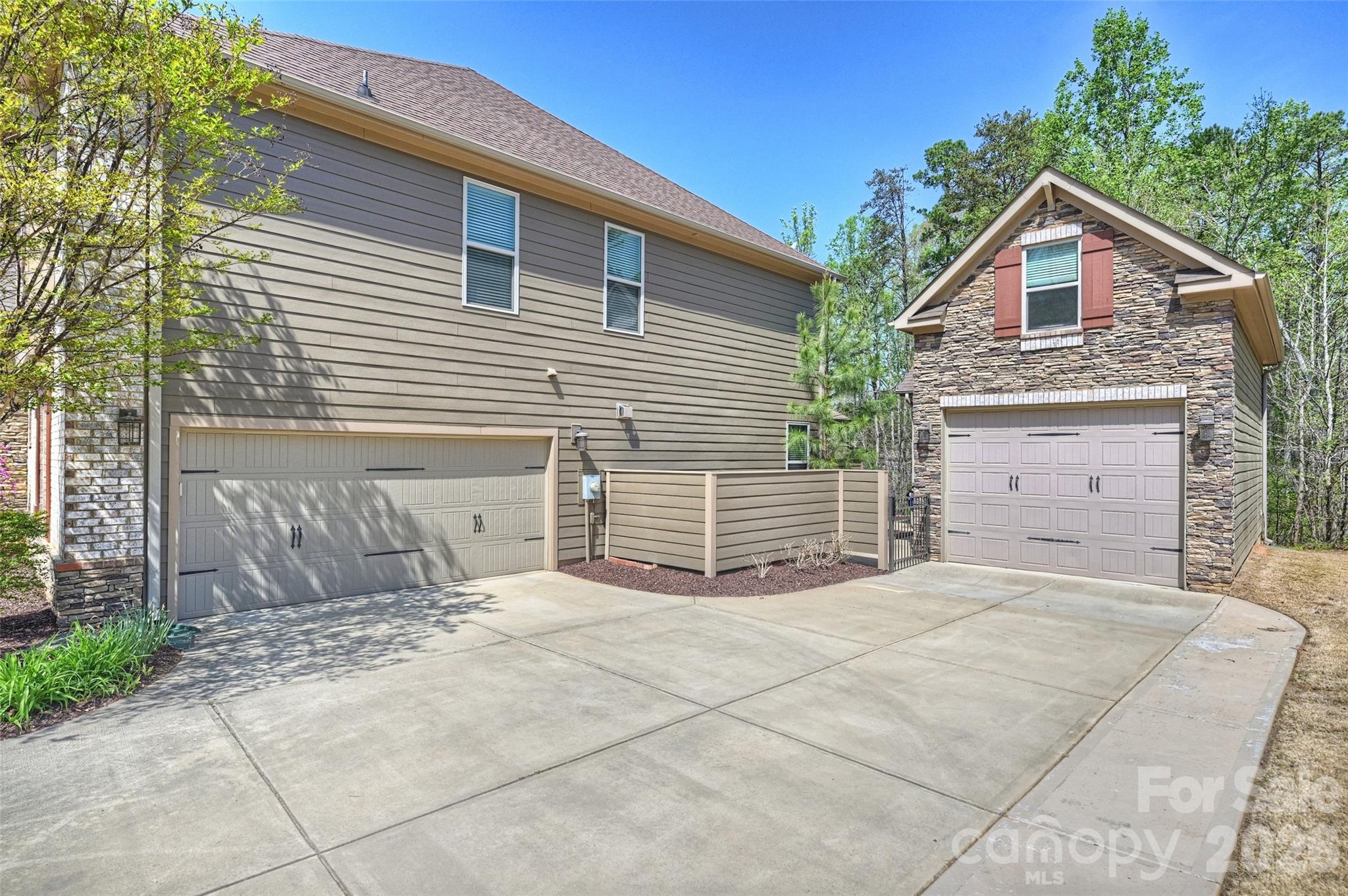 294 S San Agustin Drive — Mooresville