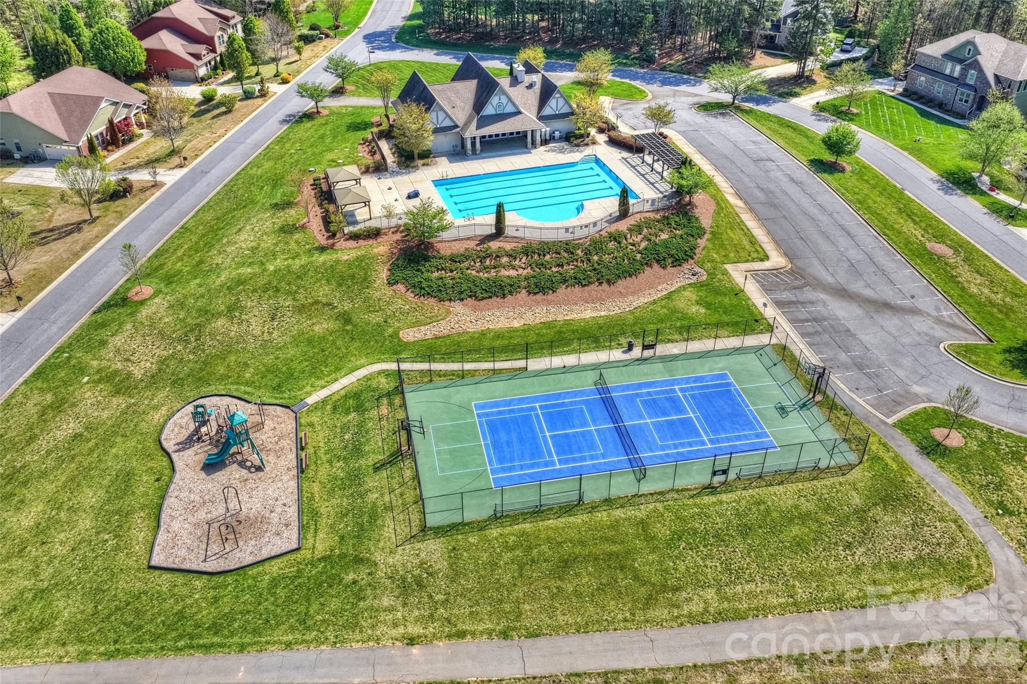 294 S San Agustin Drive — Mooresville