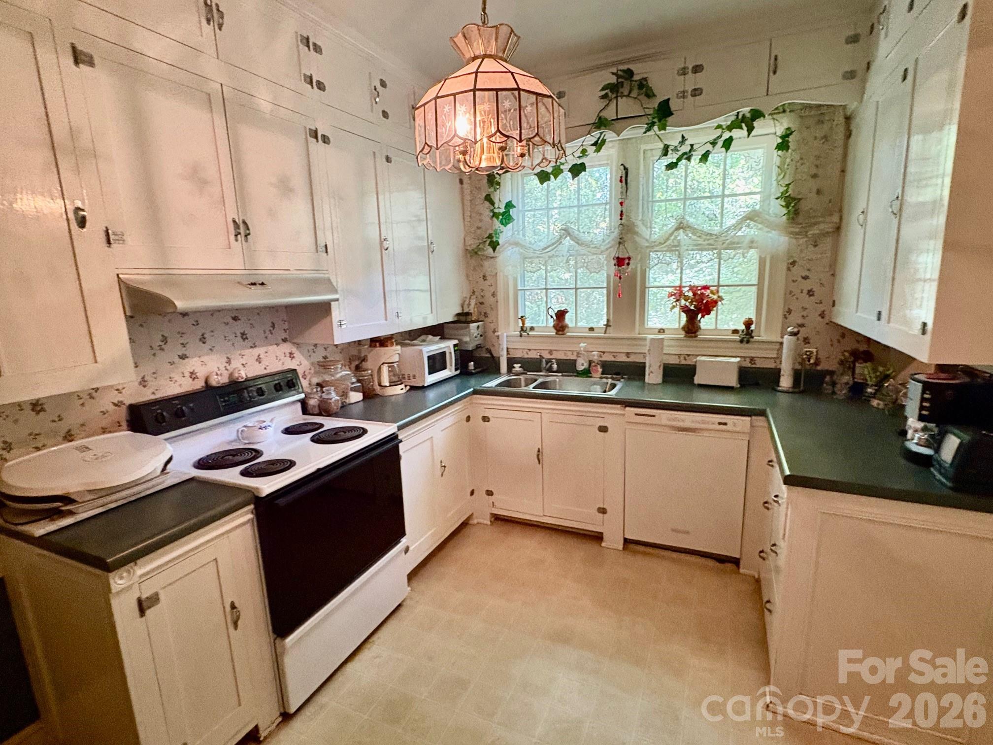 1612 S New Hope Road — Gastonia