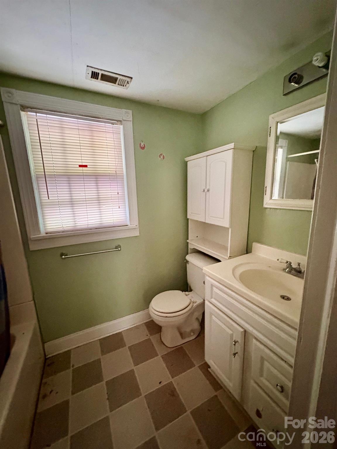 1612 S New Hope Road — Gastonia