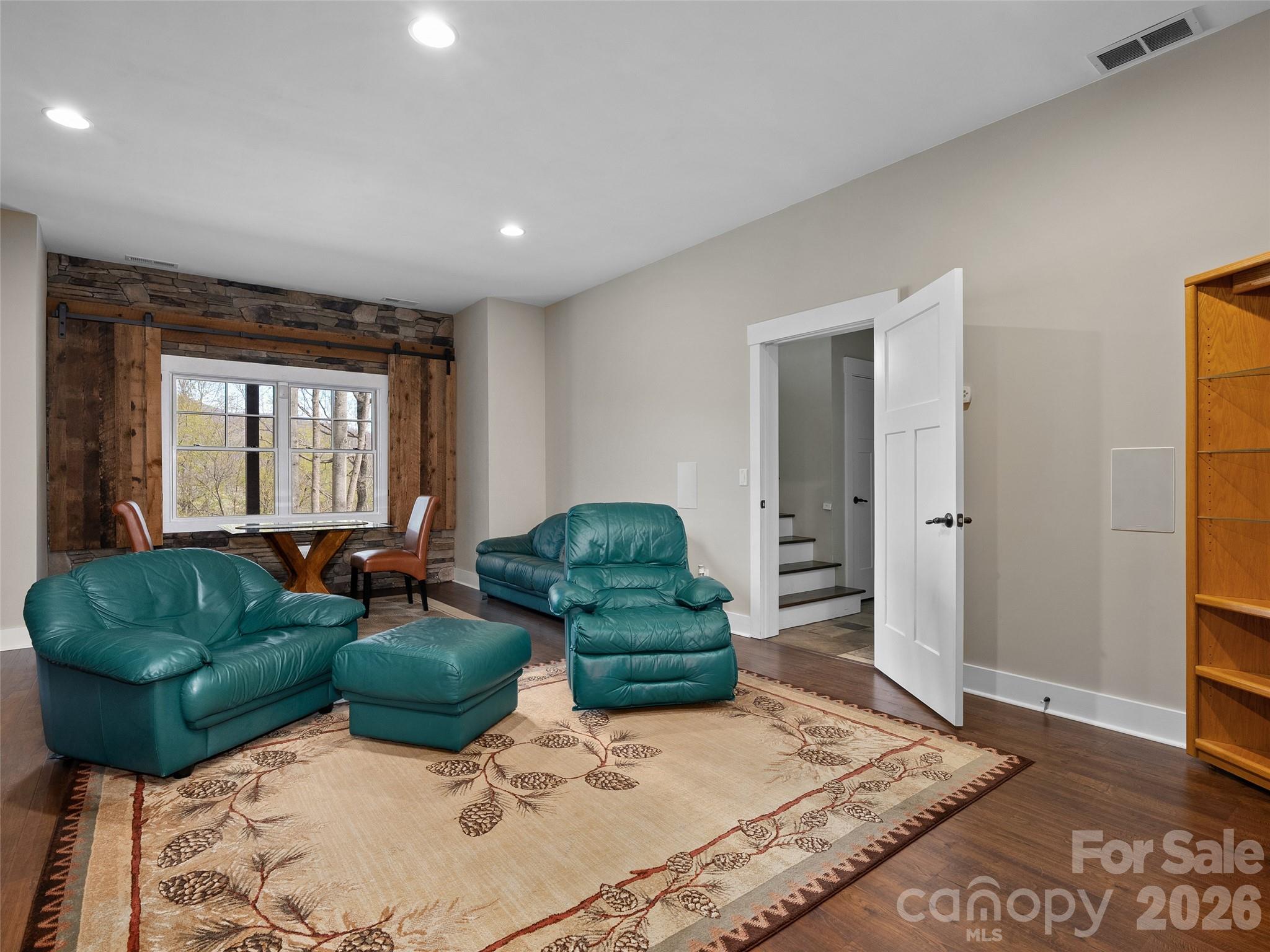 711 Winfield Drive — Clyde