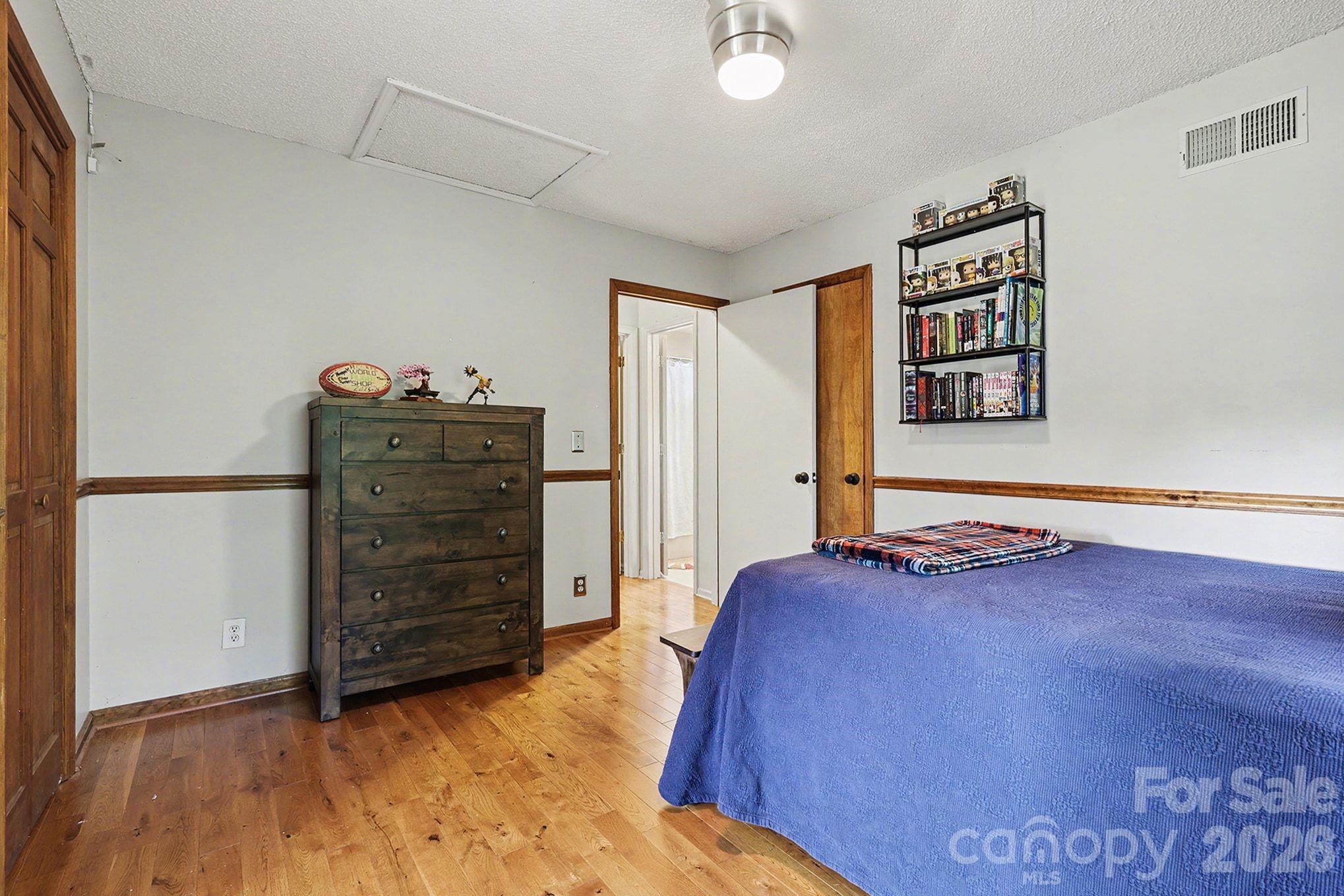 2040 Burke Road — Shelby