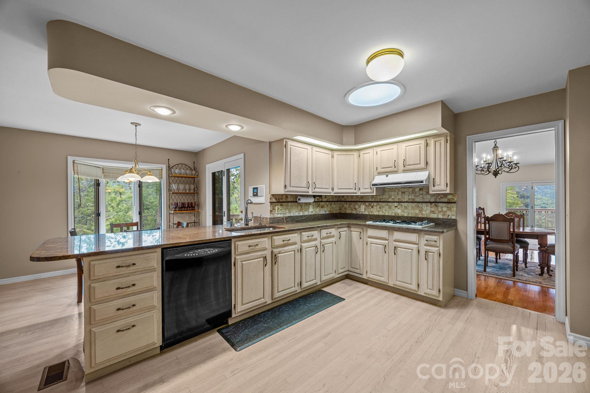 68 Stony Ridge — Asheville