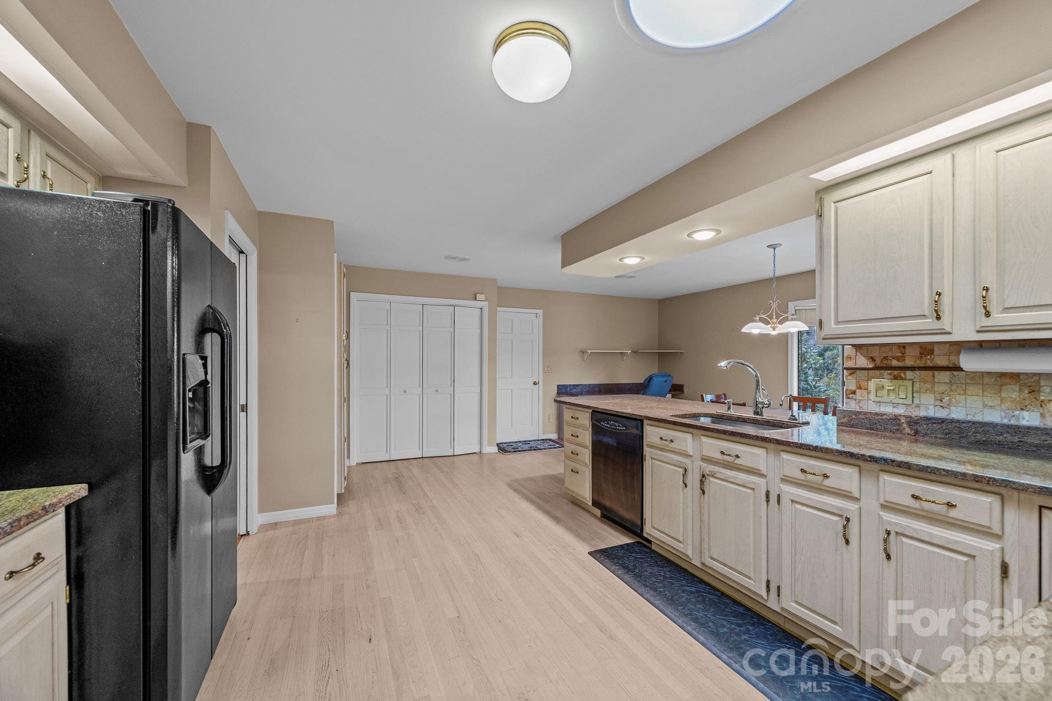 68 Stony Ridge — Asheville