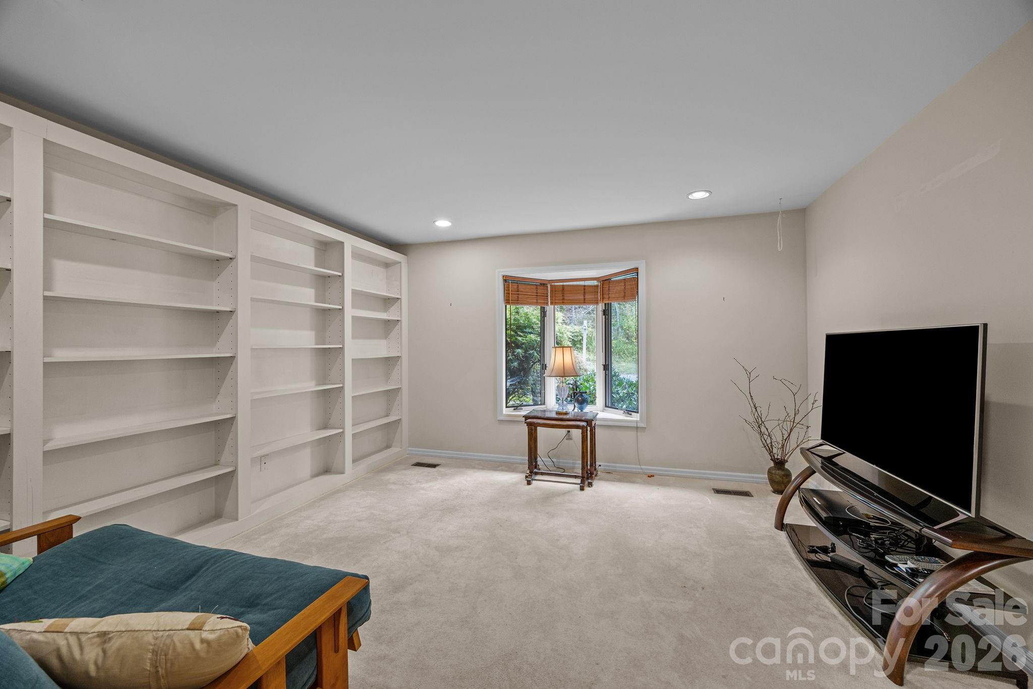 68 Stony Ridge — Asheville