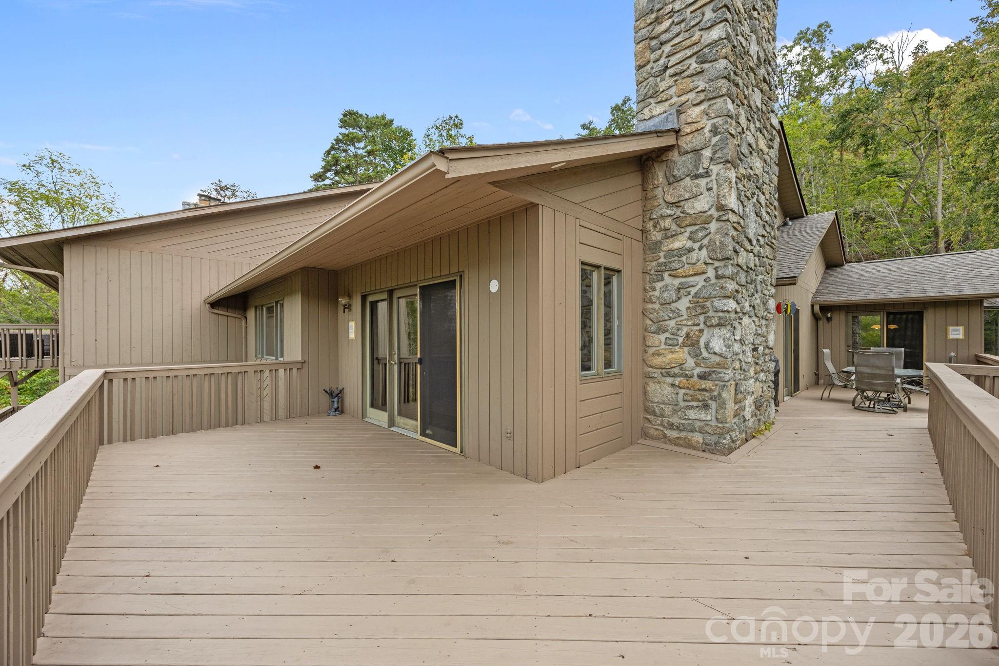 68 Stony Ridge — Asheville