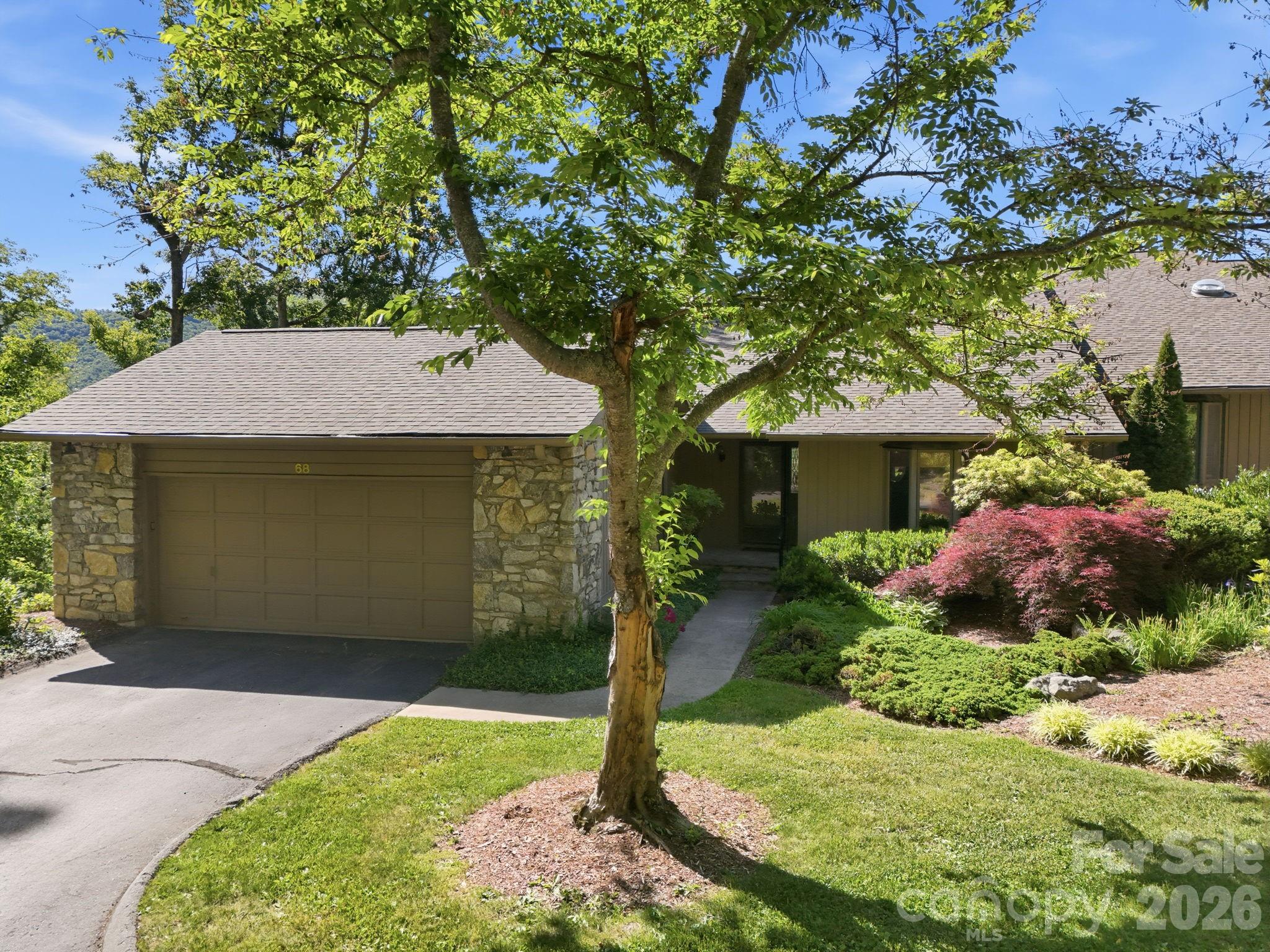 68 Stony Ridge — Asheville