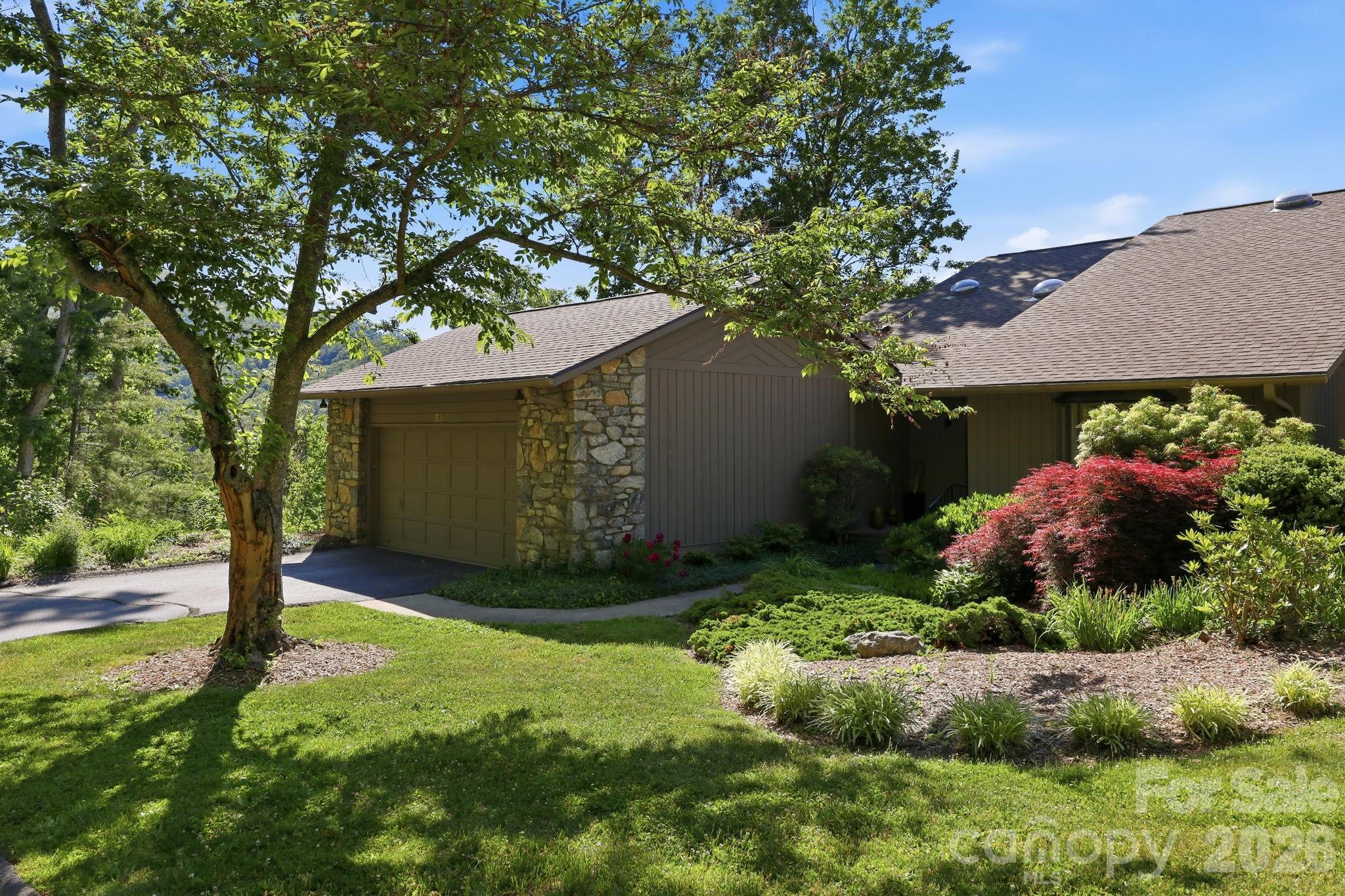 68 Stony Ridge — Asheville