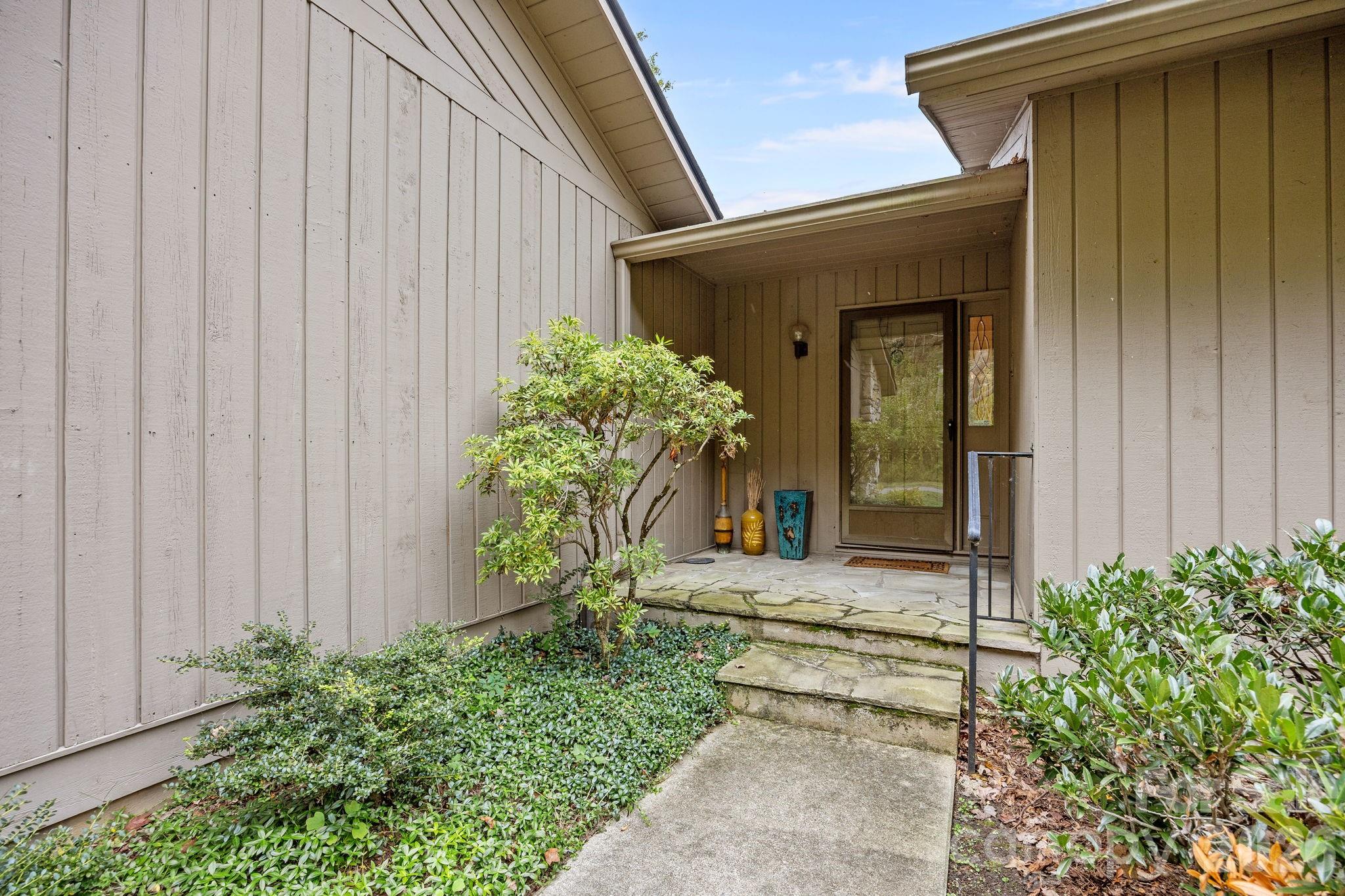 68 Stony Ridge — Asheville