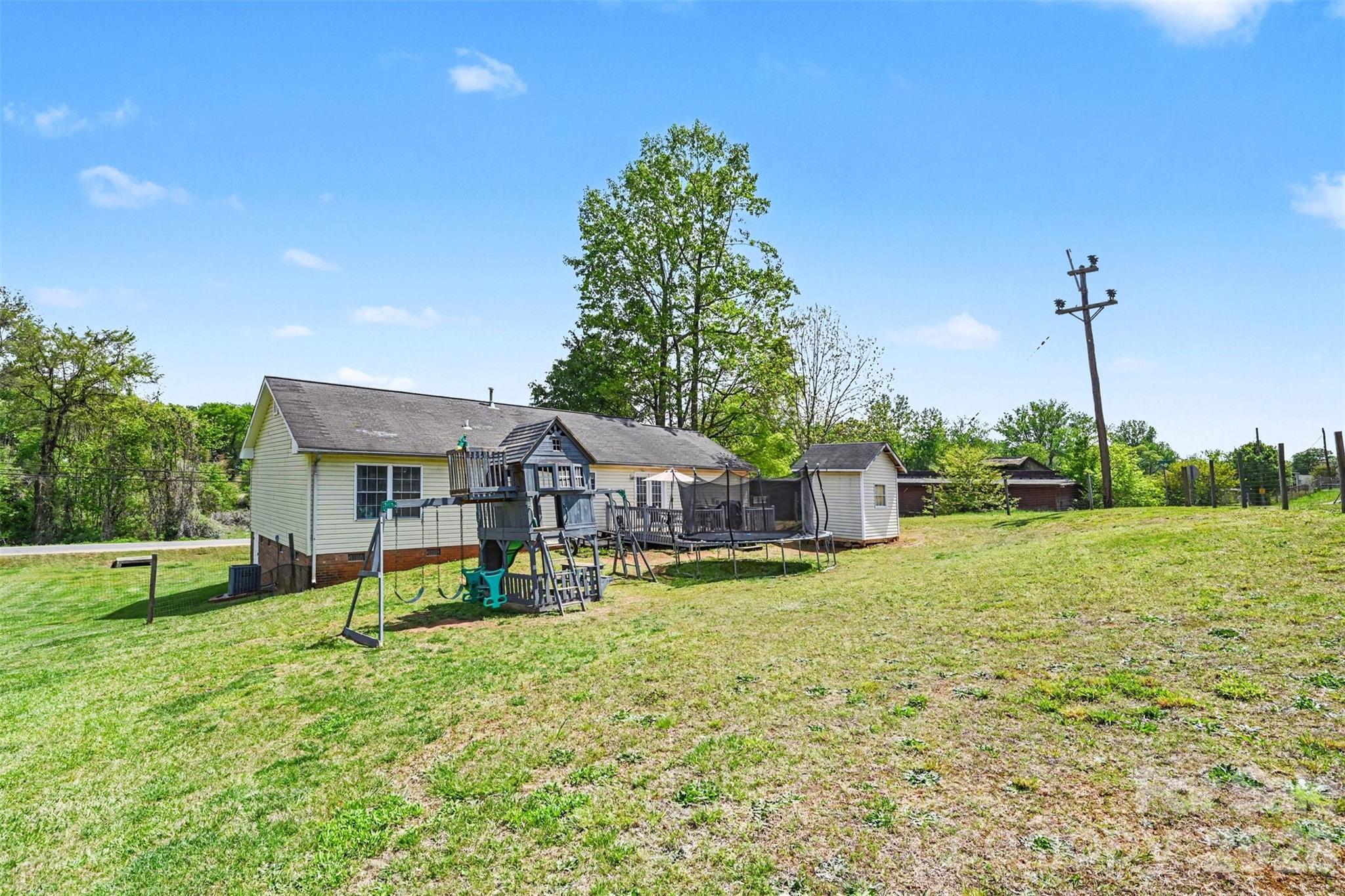 353 Woodlawn Avenue — Mount Holly