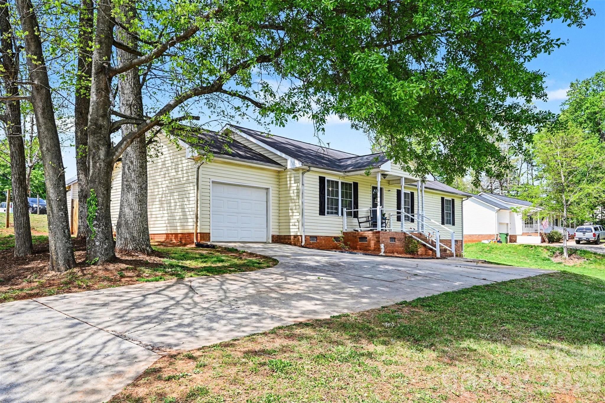 353 Woodlawn Avenue — Mount Holly