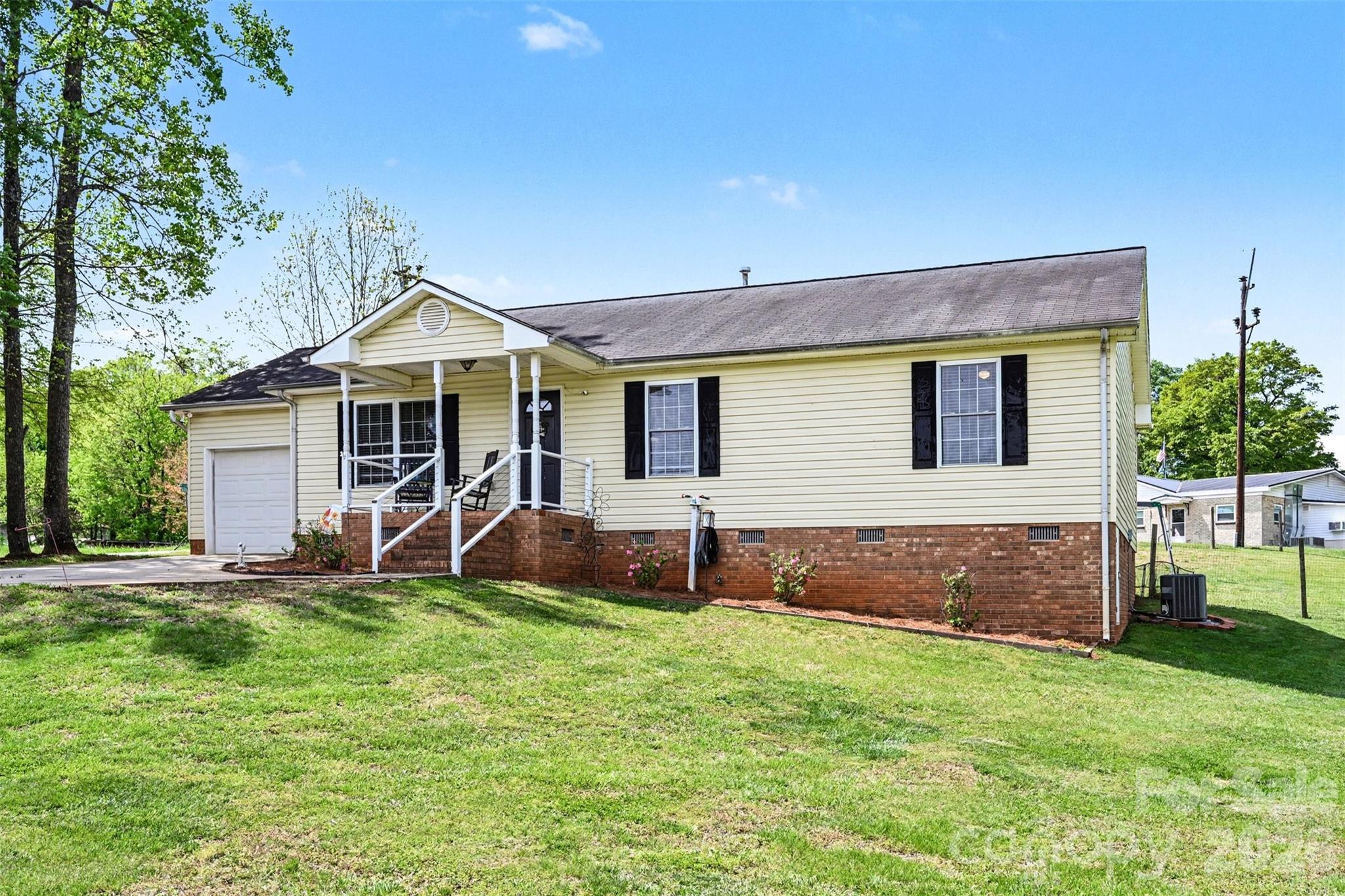 353 Woodlawn Avenue — Mount Holly