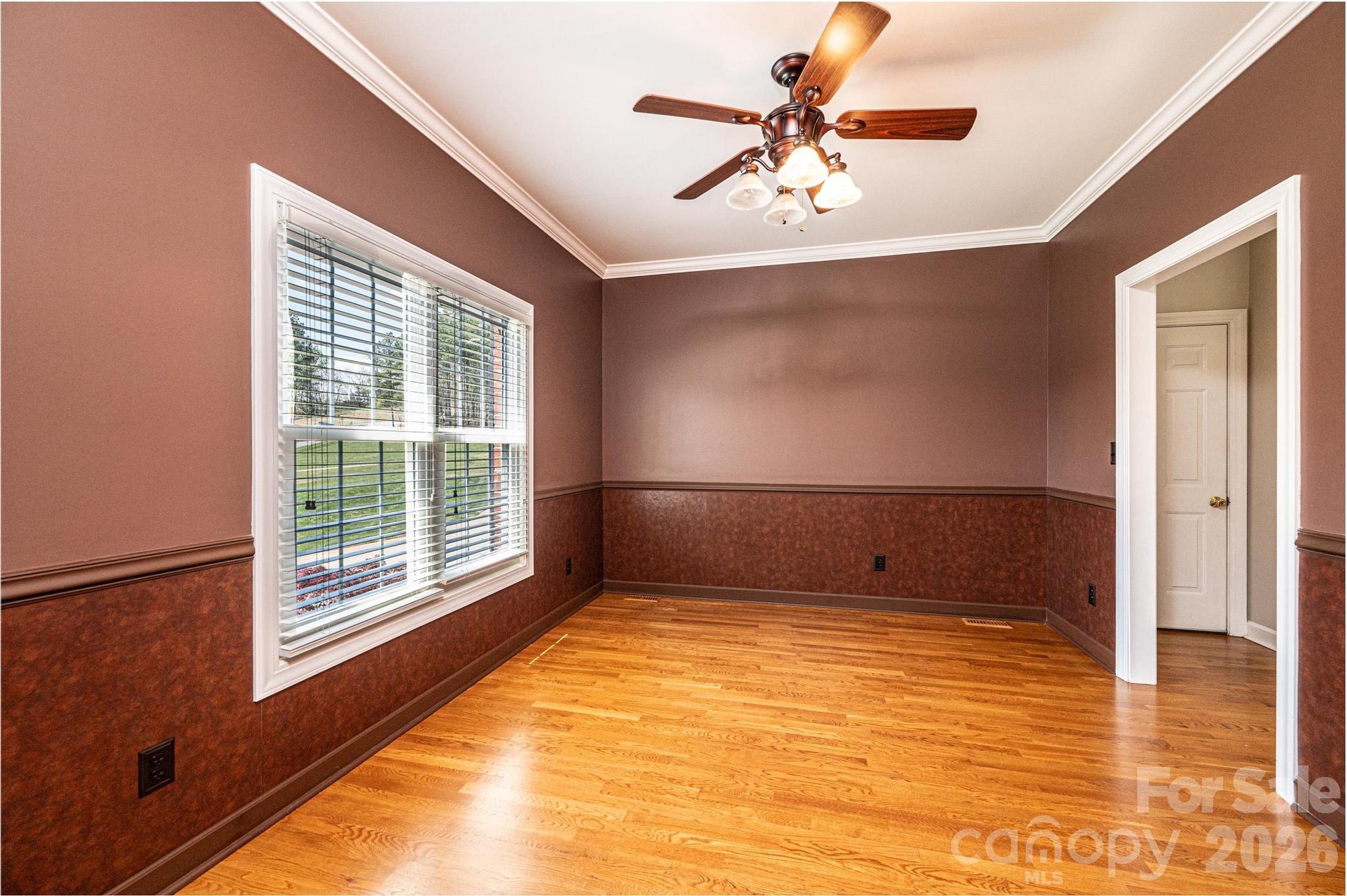 4726 Crystal Falls Avenue — Hickory