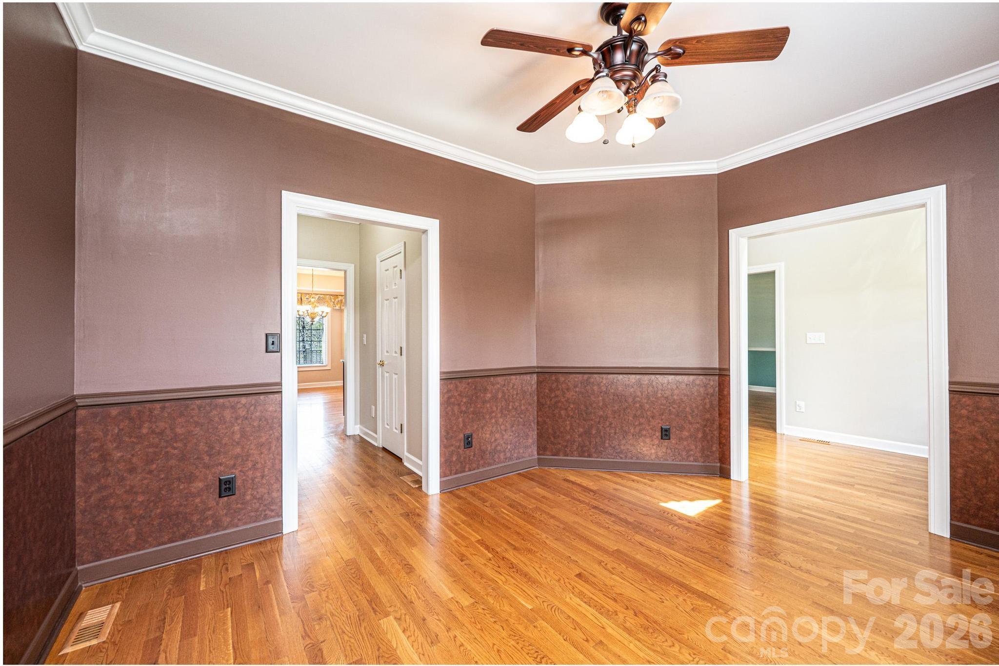 4726 Crystal Falls Avenue — Hickory